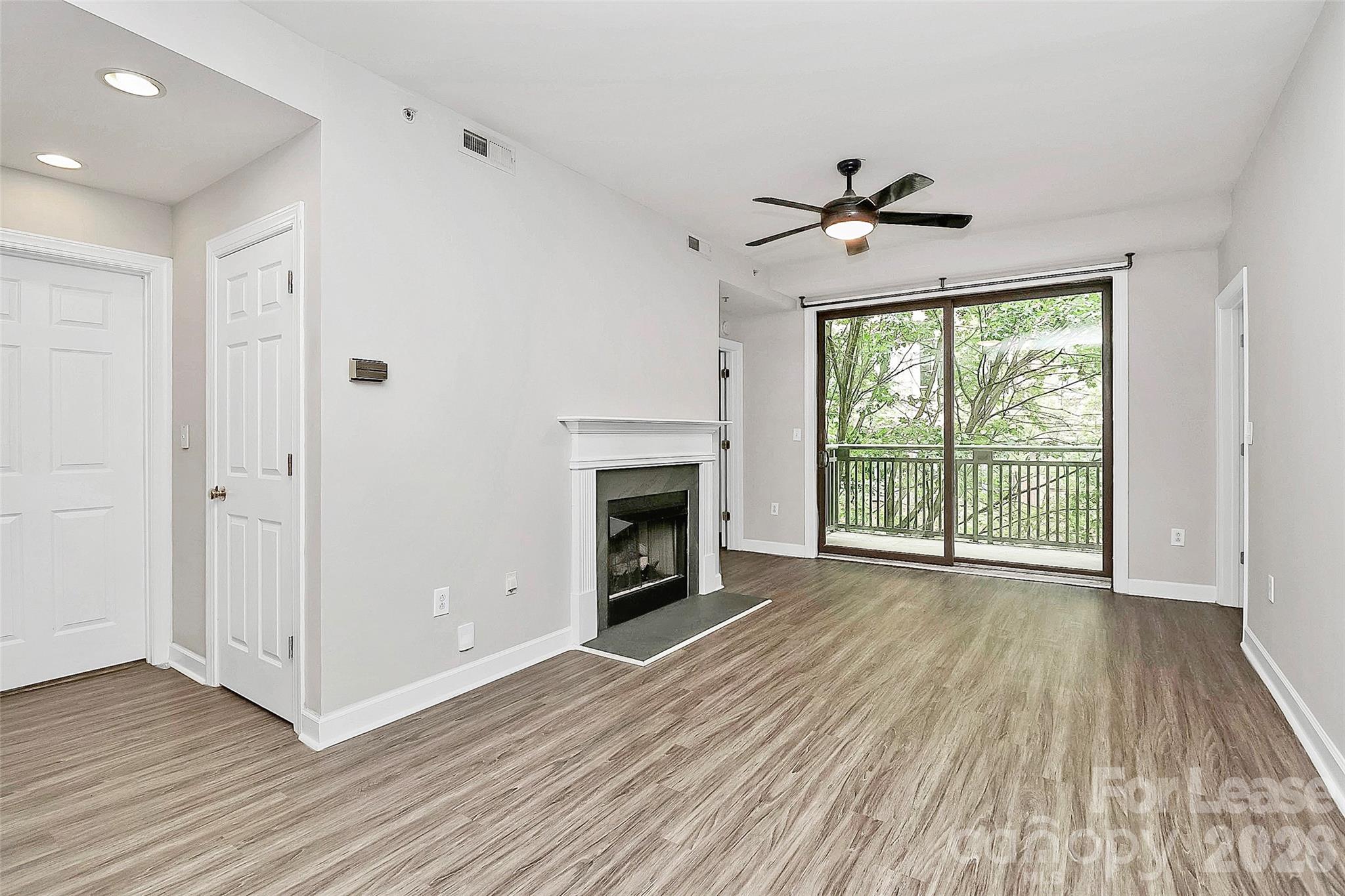 718 W Trade Street 409 Property Photo 20
