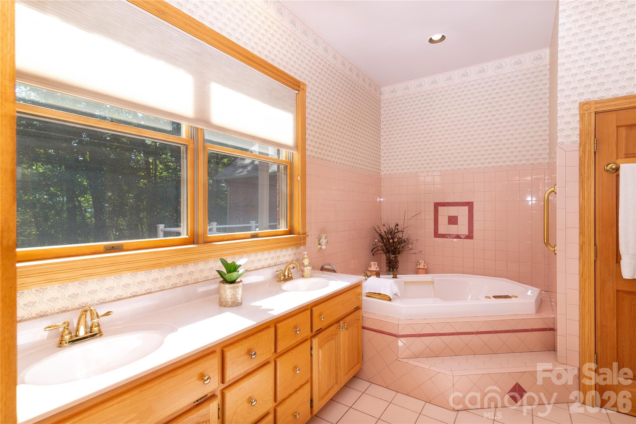 832 Asheville Highway Property Photo 17