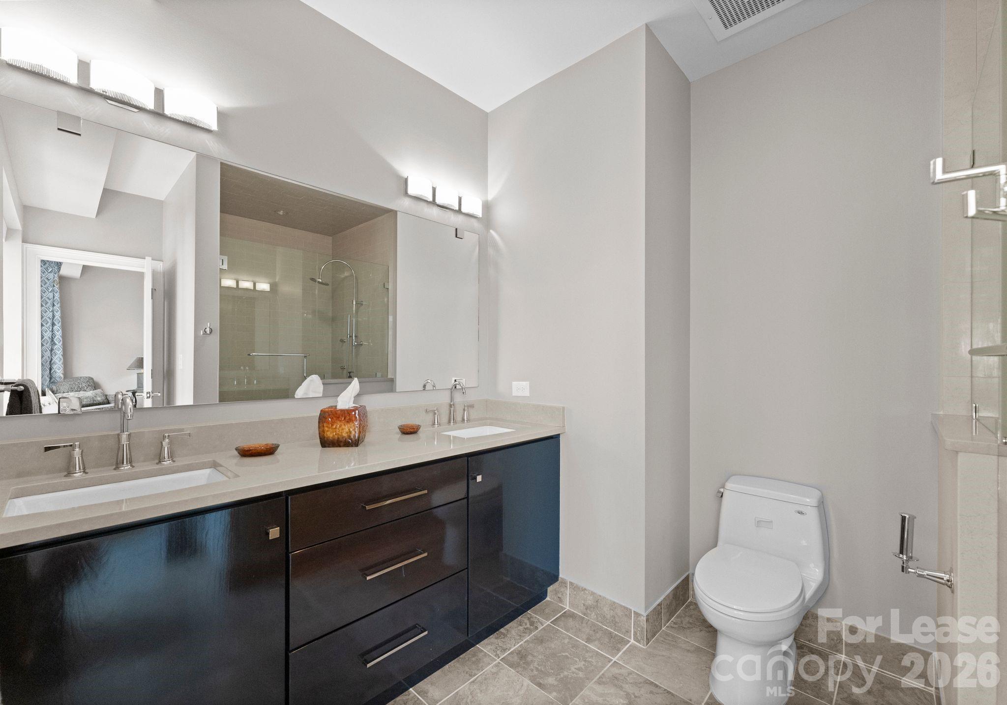 400 N Church Street 422 Property Photo 17