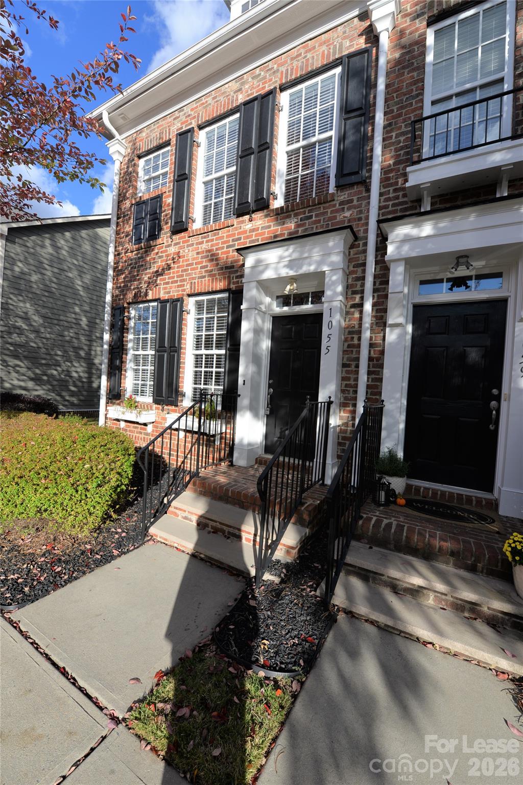 1055 Writers Way Property Photo 2