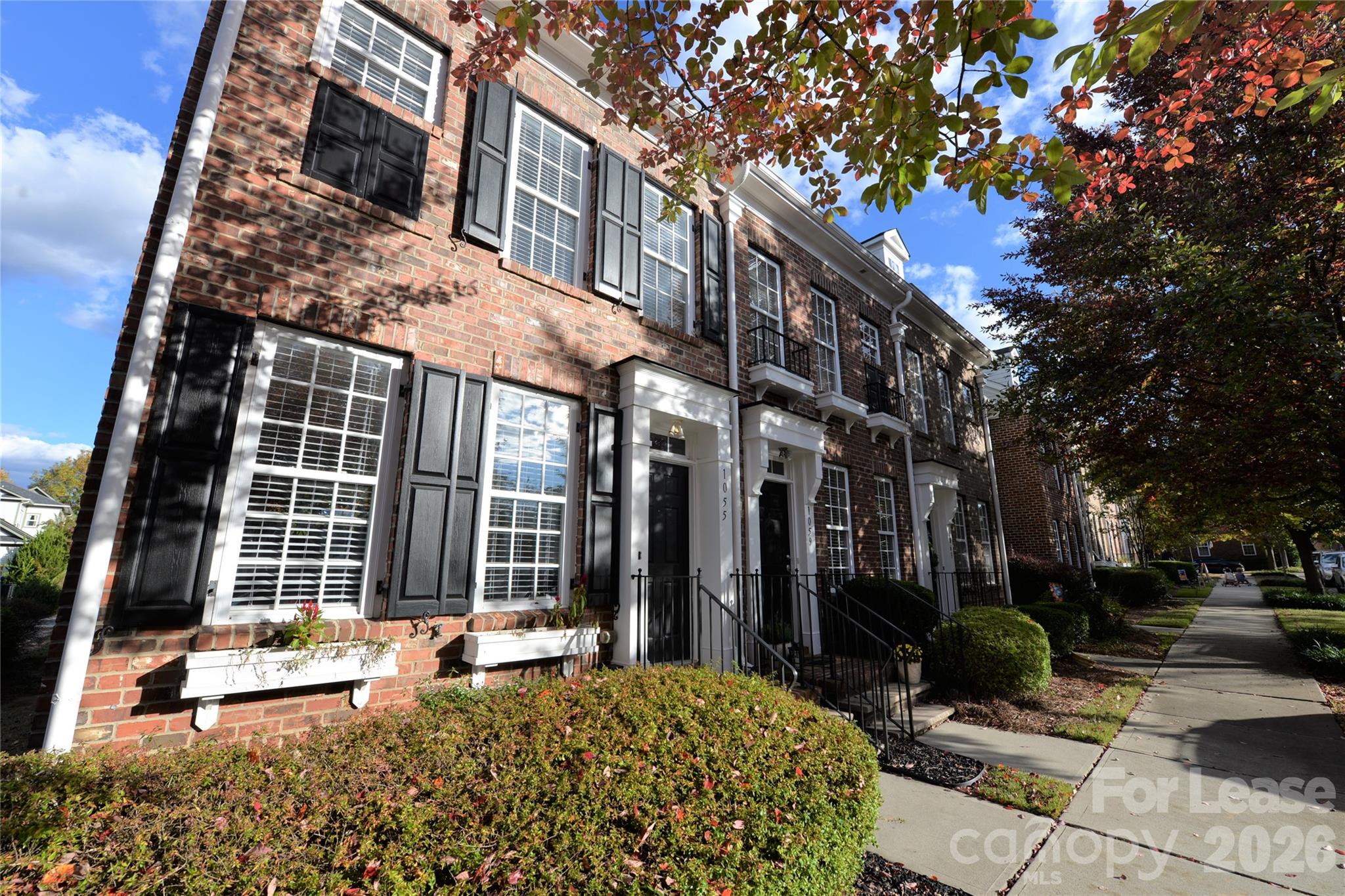 1055 Writers Way Property Photo 3