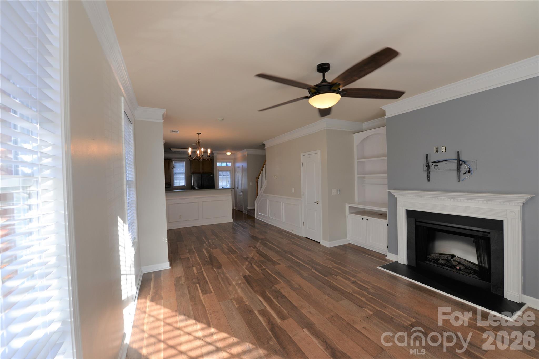1055 Writers Way Property Photo 6