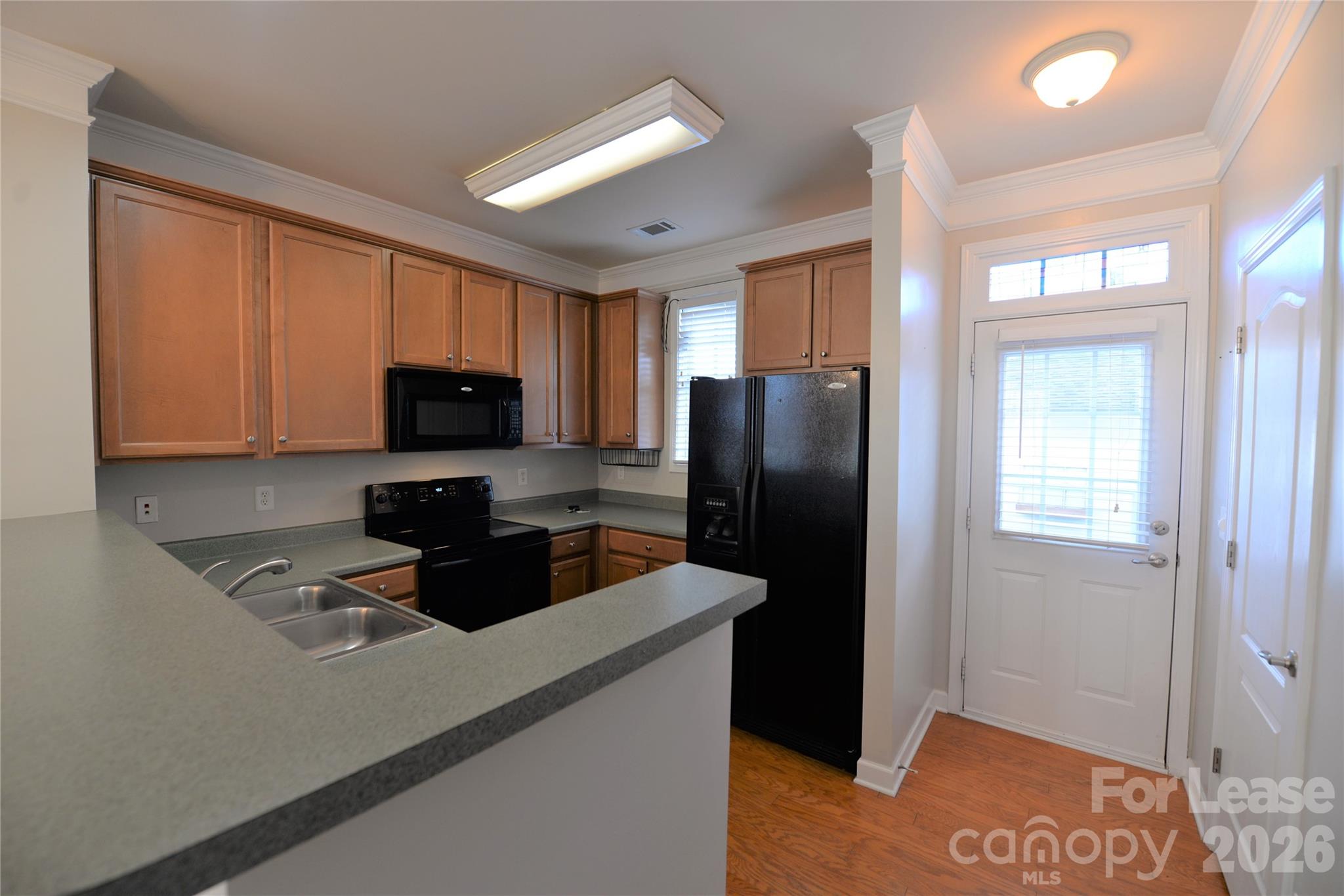 1055 Writers Way Property Photo 8