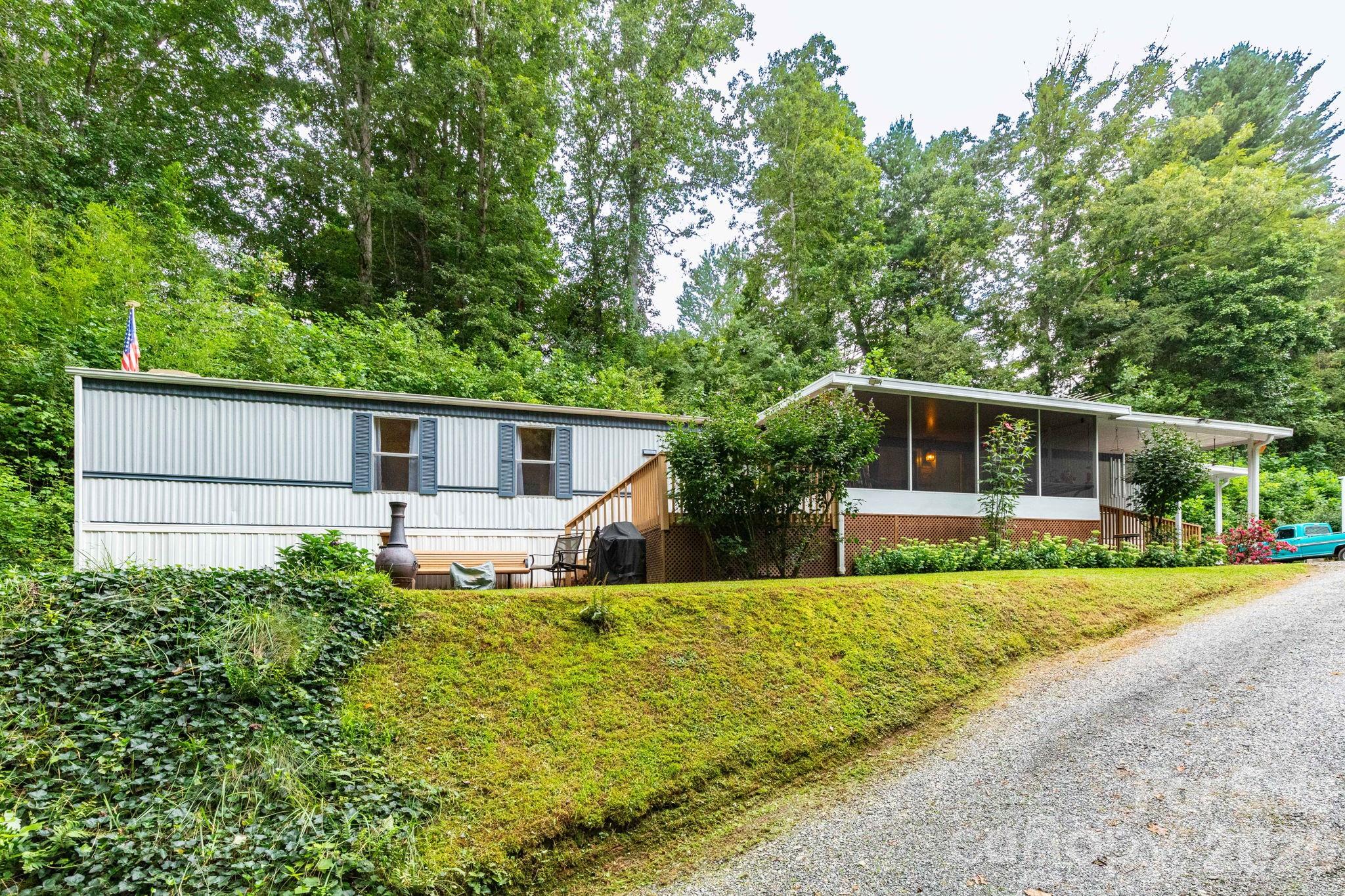 48 Melissa Lane Property Photo 1