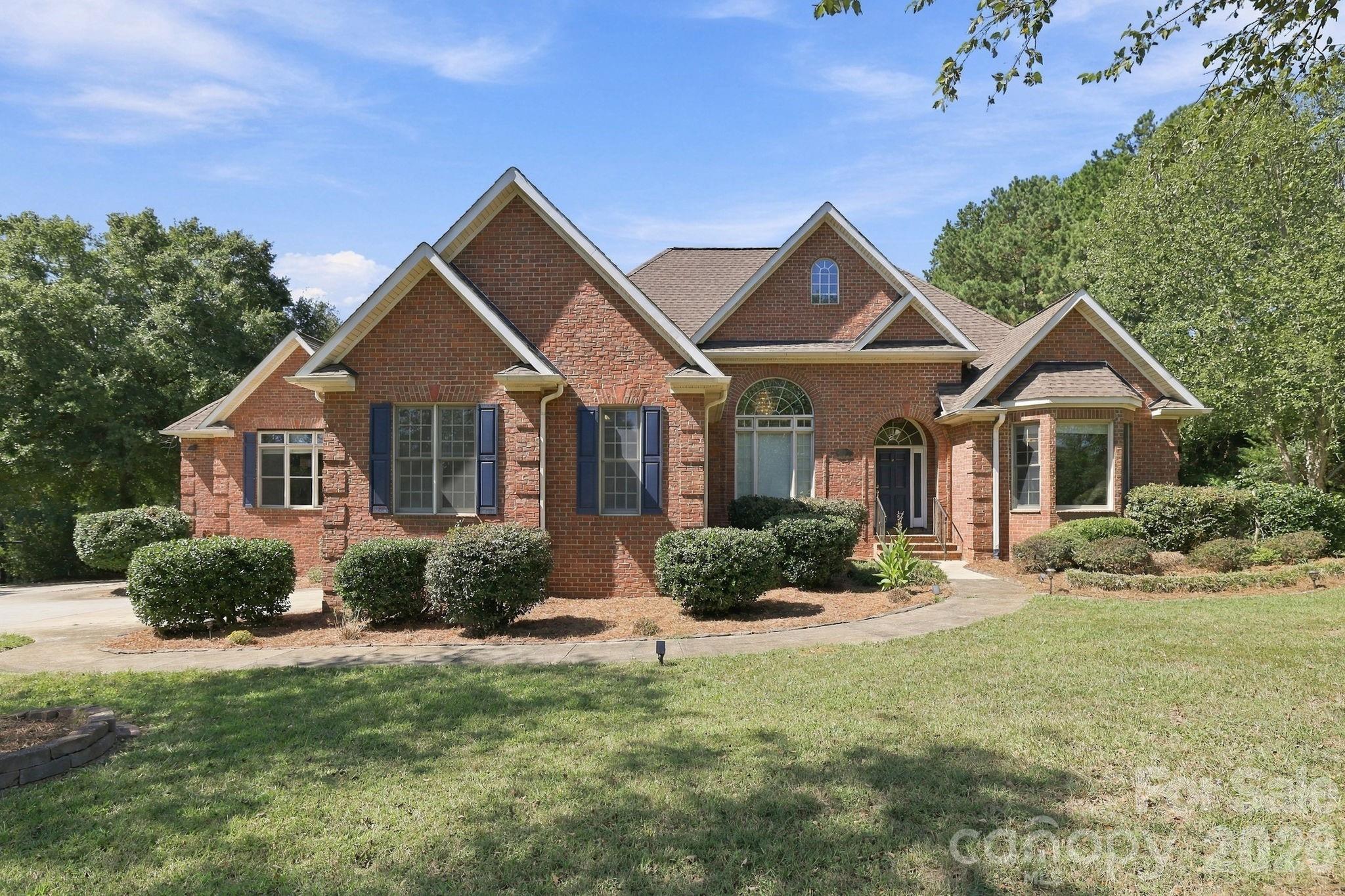 1304 Glenview Lane Property Photo 1