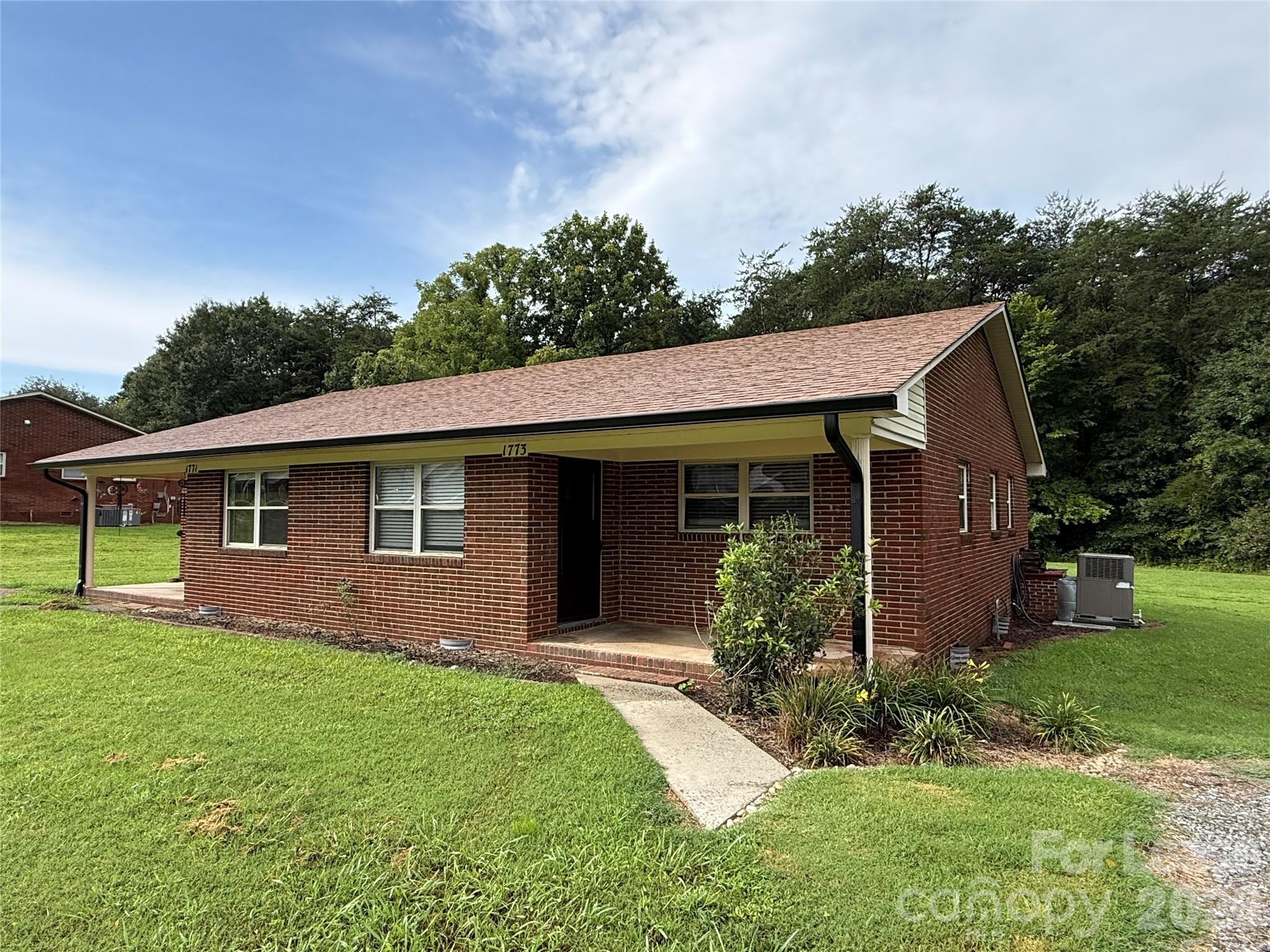 1773 River Road Property Photo 1
