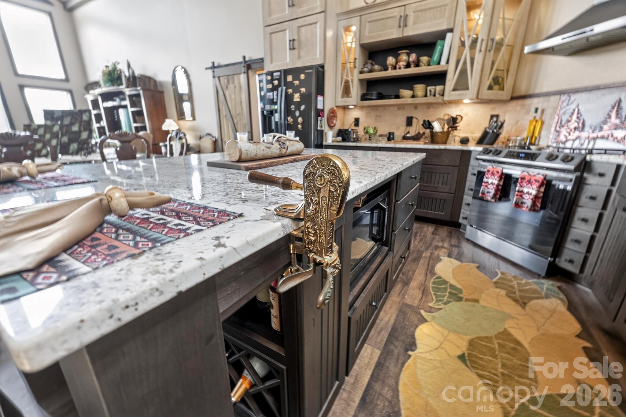 100 Brookstone Mountain Trail Property Photo 10
