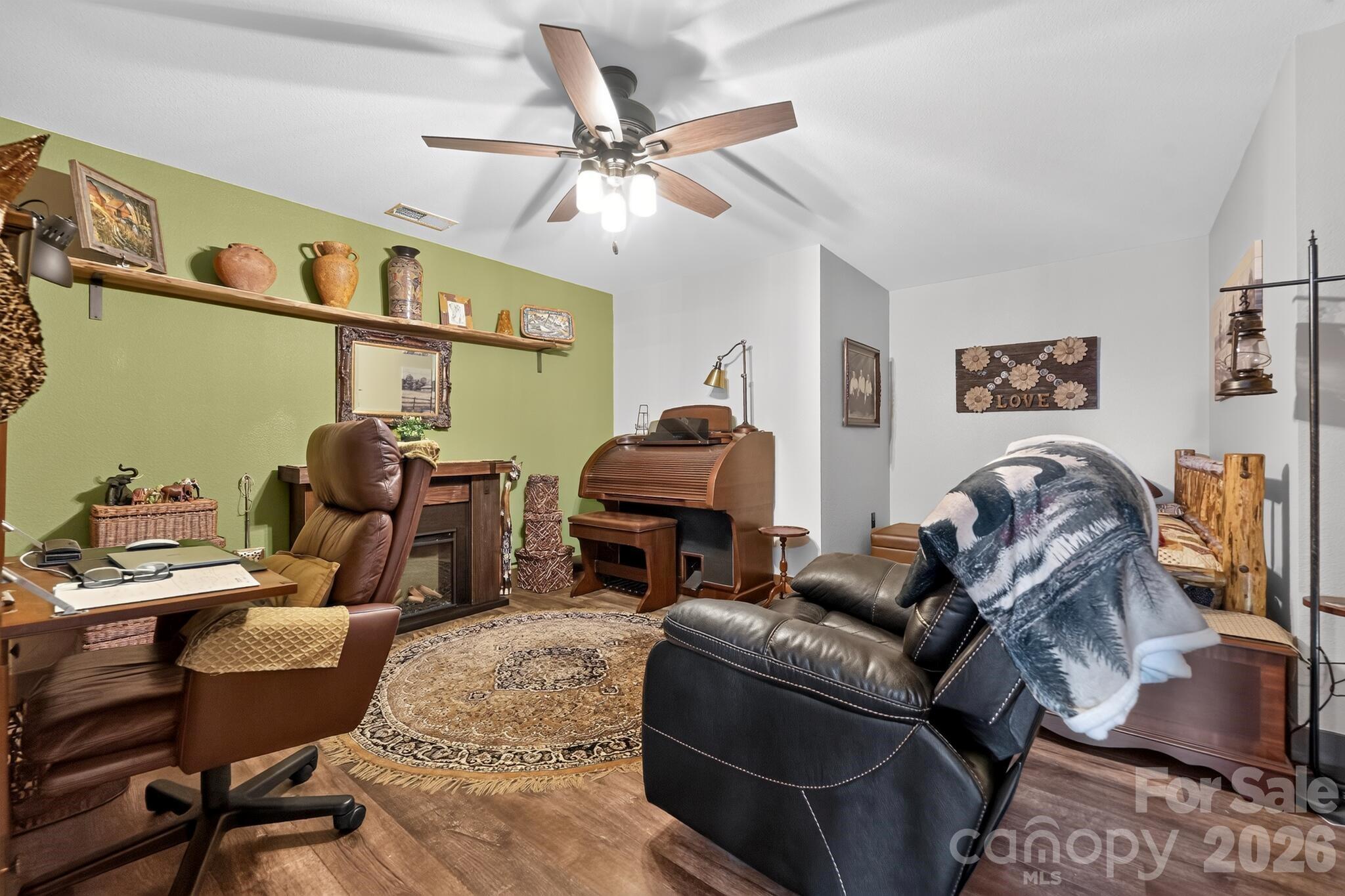 100 Brookstone Mountain Trail Property Photo 26
