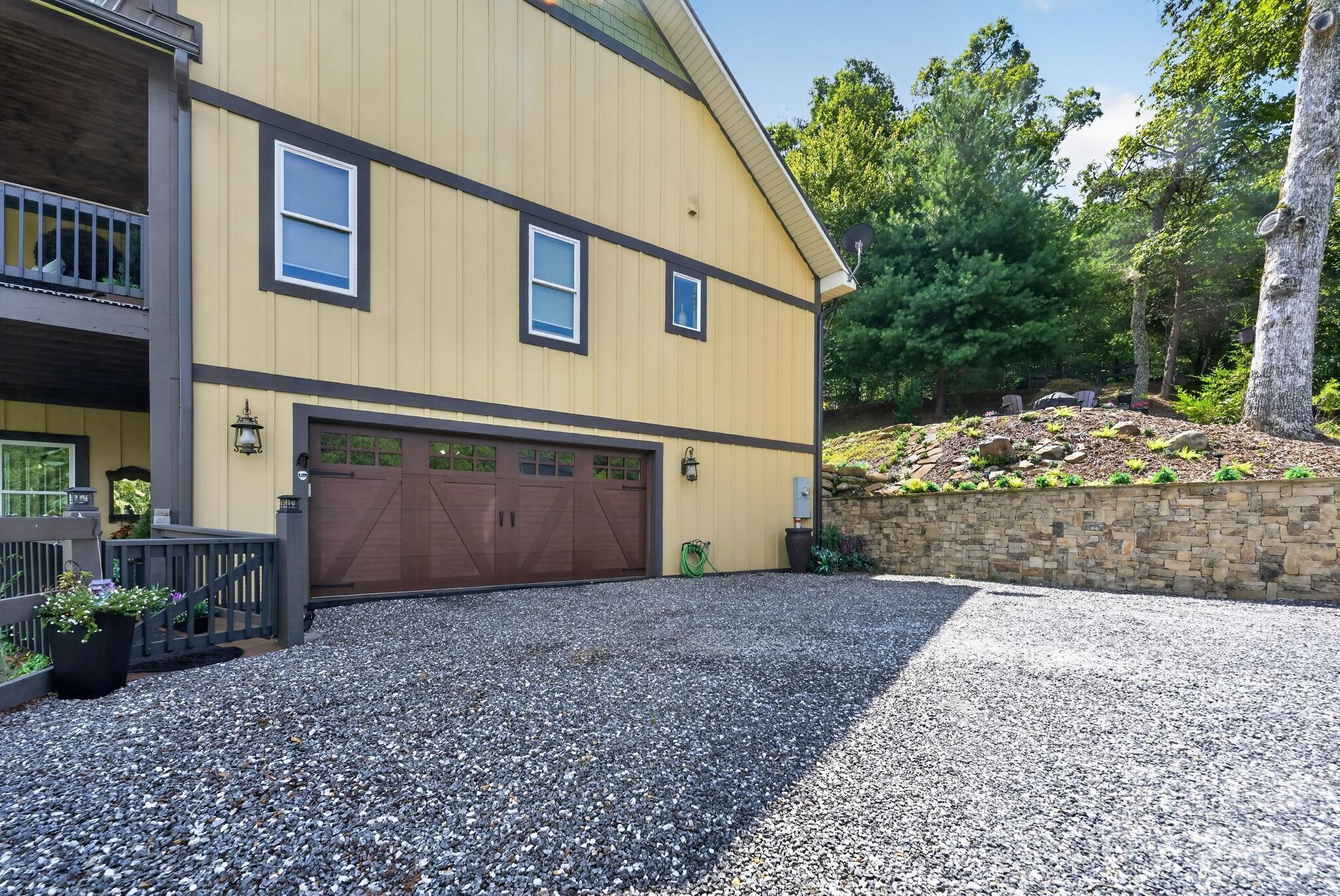100 Brookstone Mountain Trail Property Photo 43