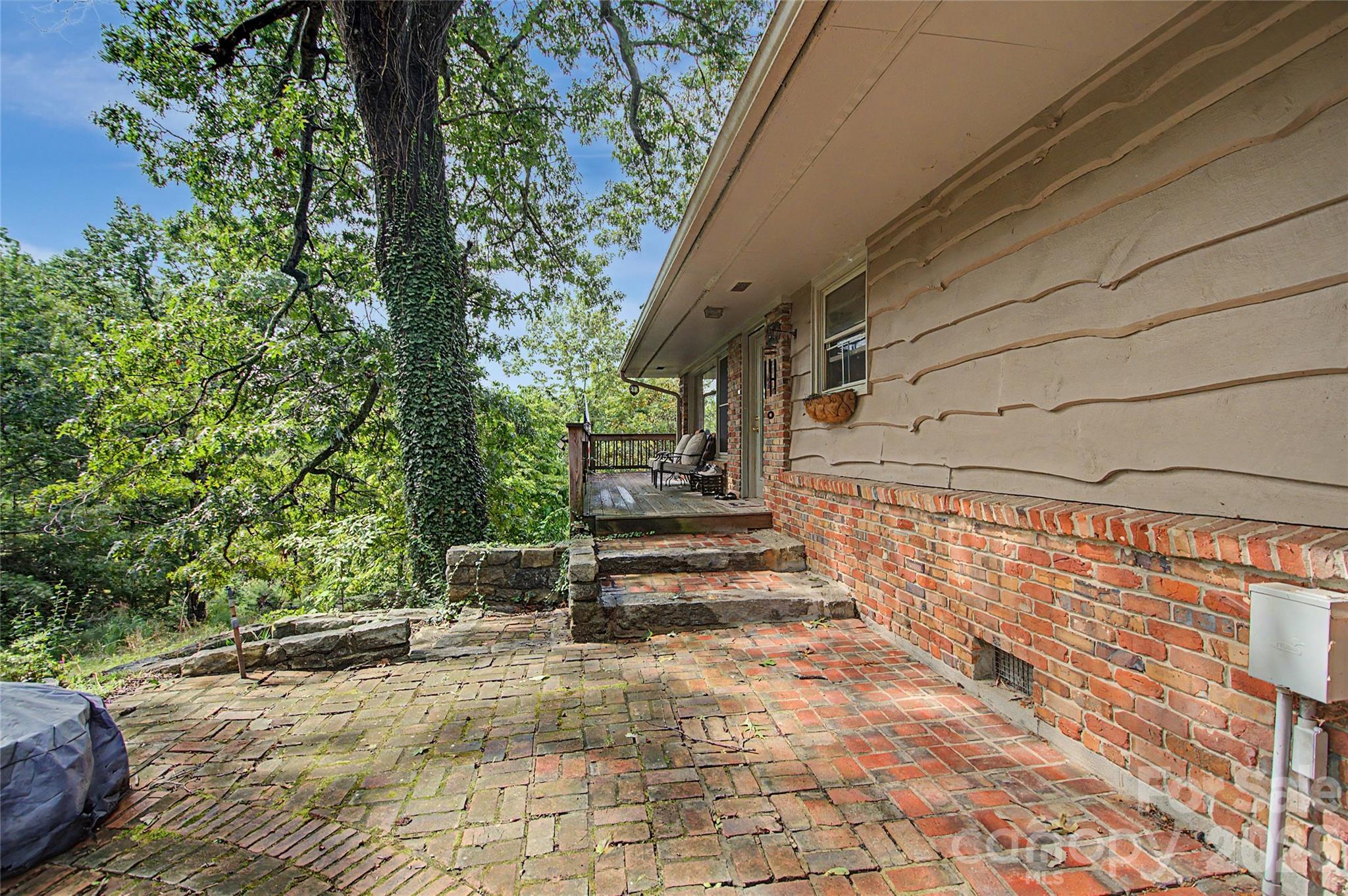 70 Dogwood Drive Property Photo 3