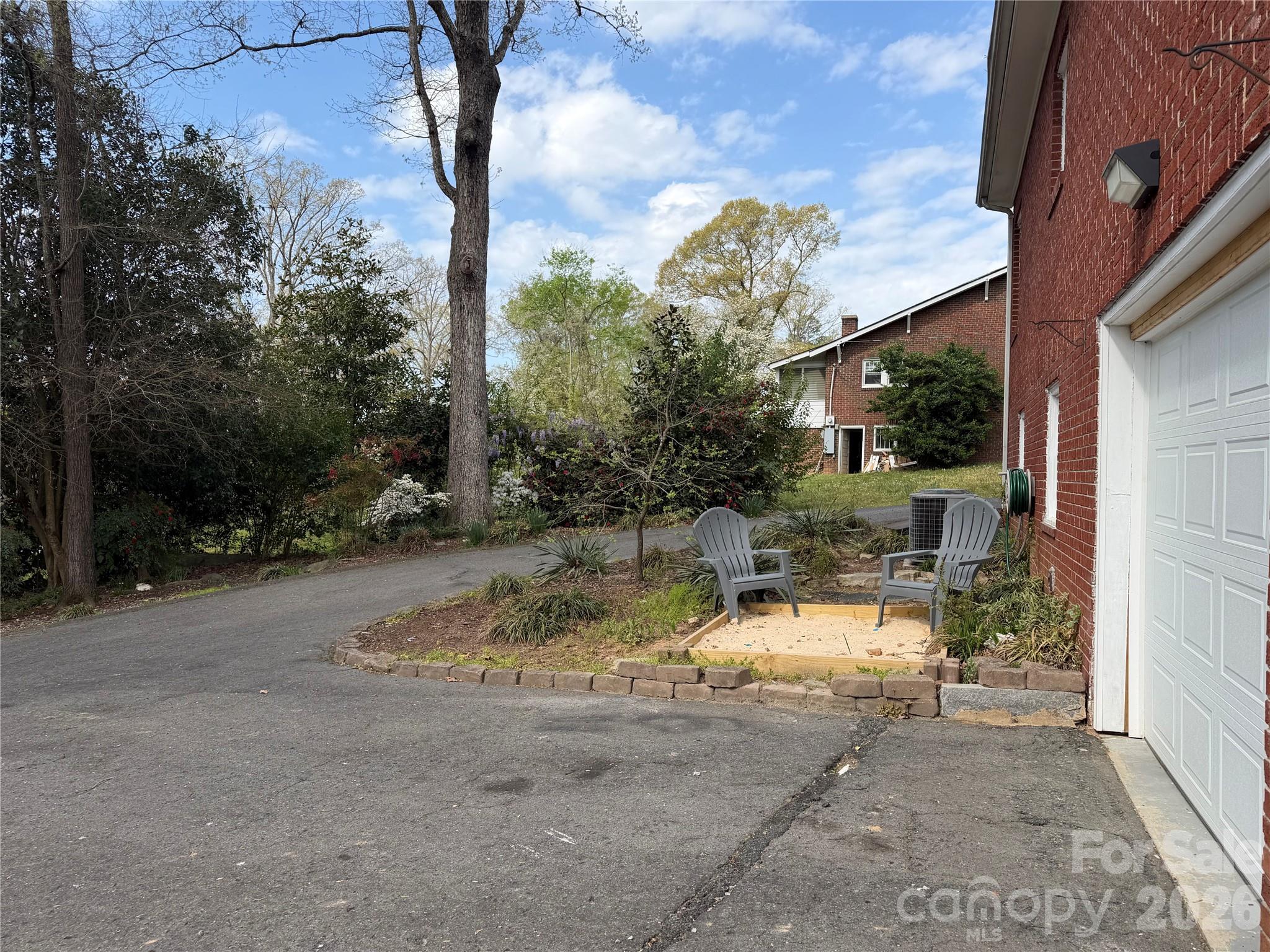 1631 Maple Avenue Property Photo 8