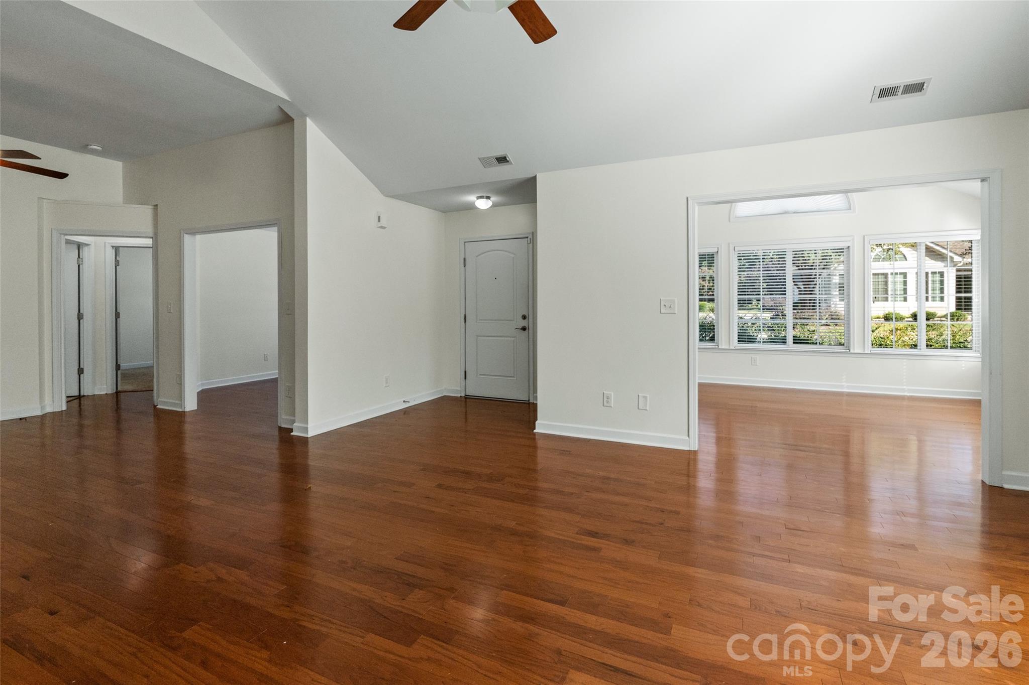 179 Lone Oak Circle Property Photo 6