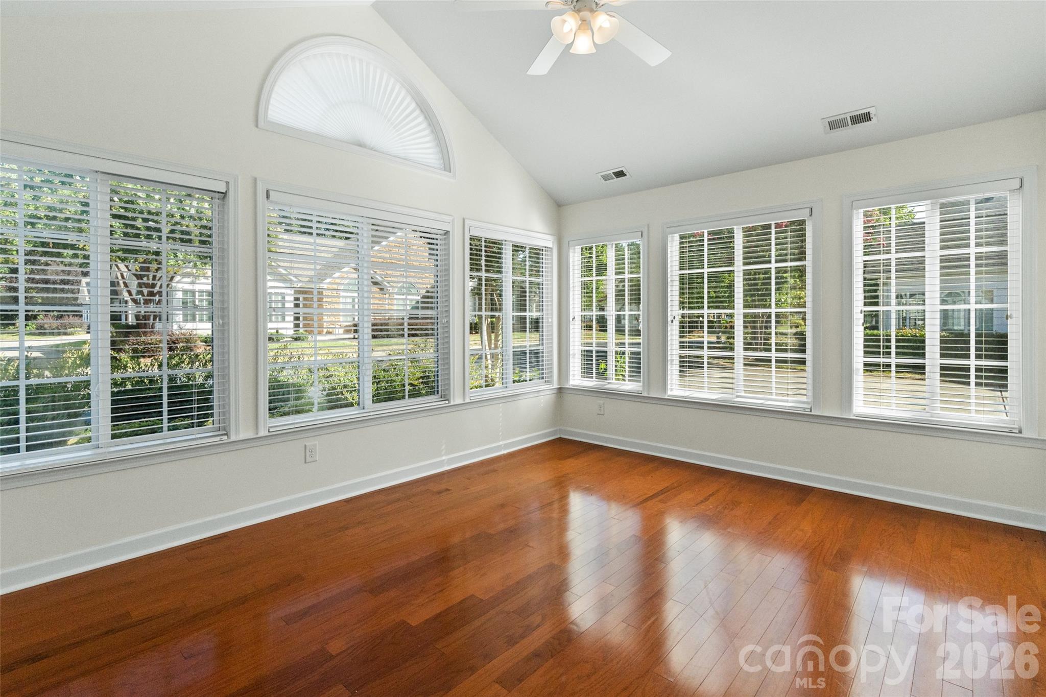 179 Lone Oak Circle Property Photo 9