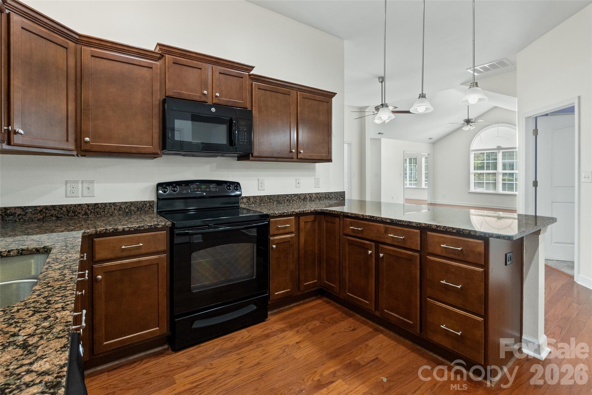 179 Lone Oak Circle Property Photo 14