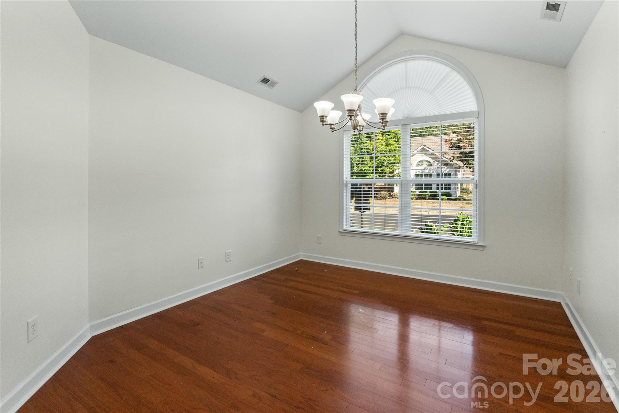 179 Lone Oak Circle Property Photo 16