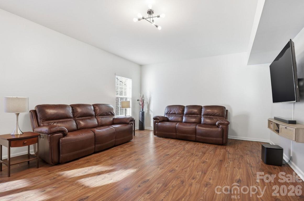 7532 W Berkeley Road Property Photo 3
