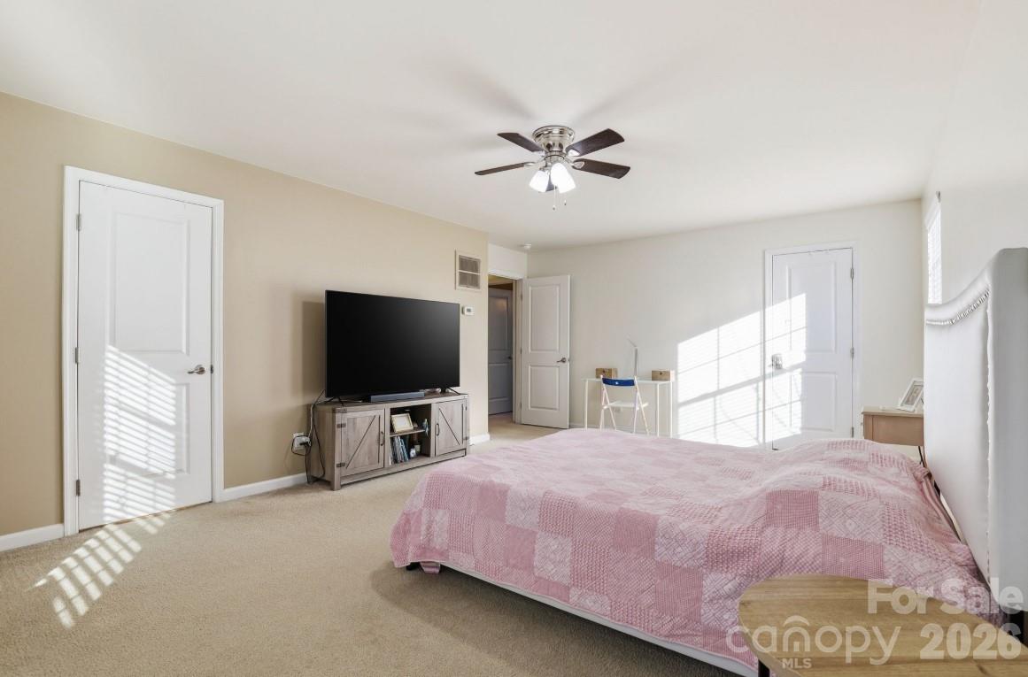 7532 W Berkeley Road Property Photo 5