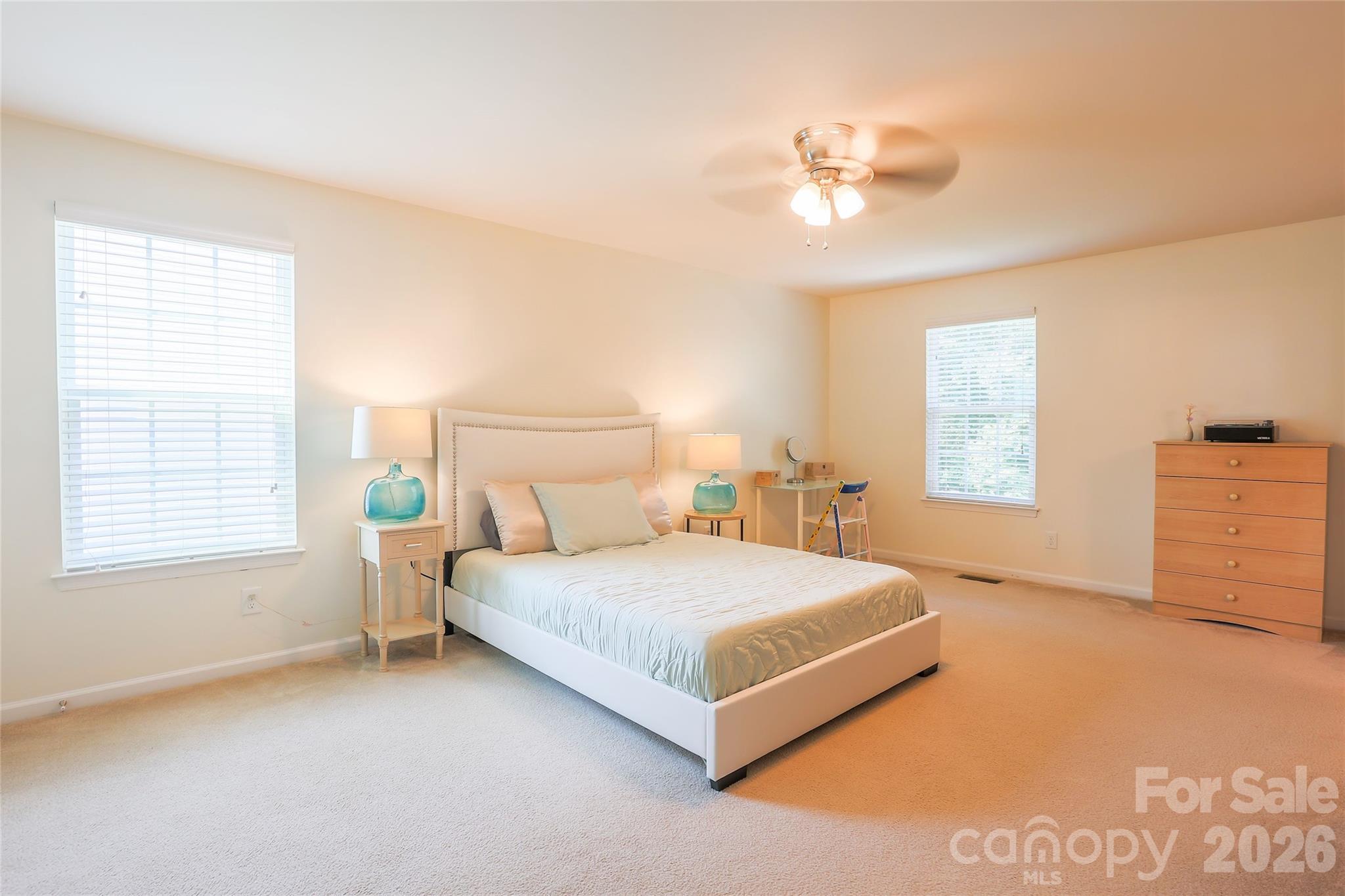 7532 W Berkeley Road Property Photo 13