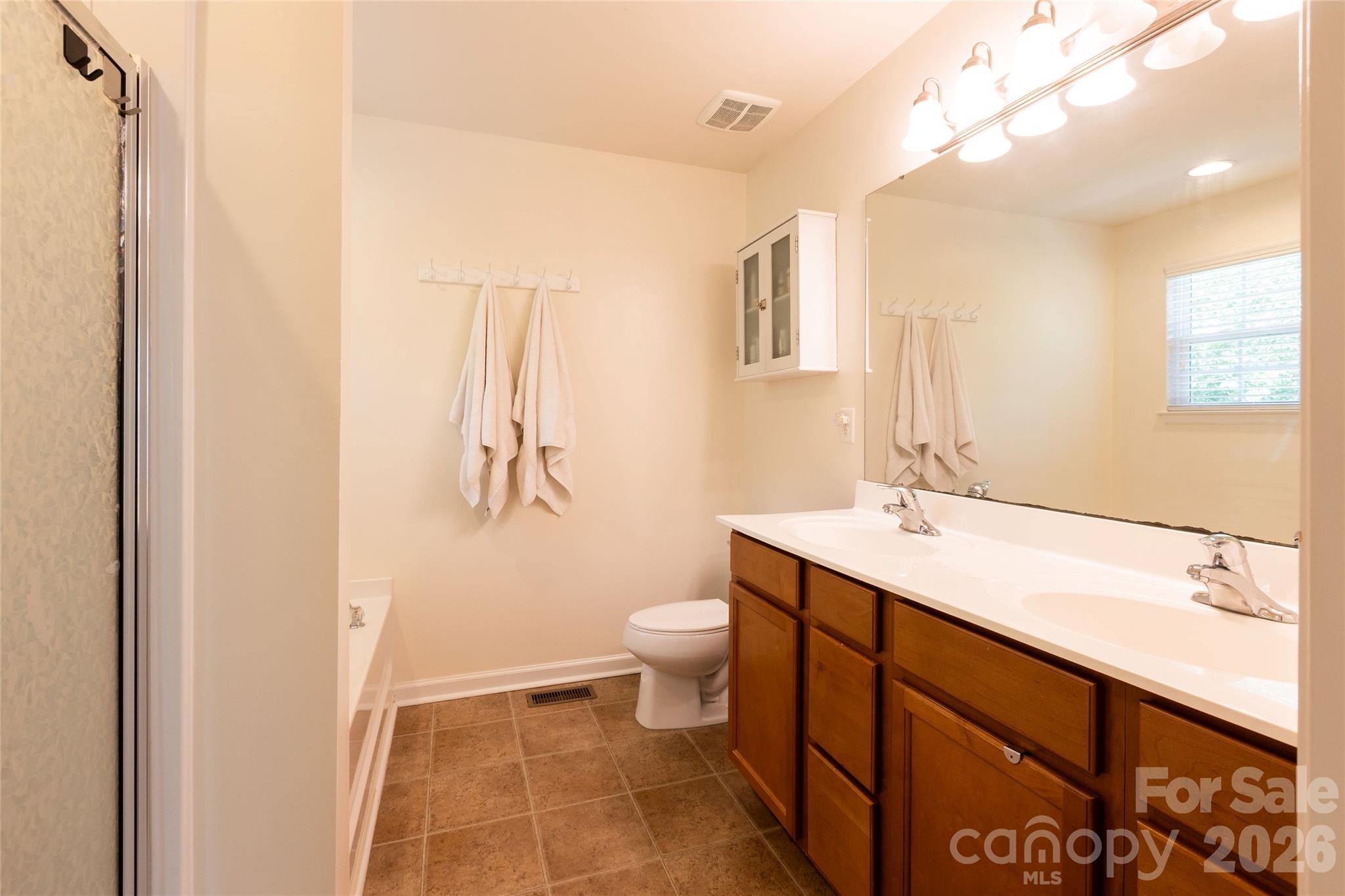 7532 W Berkeley Road Property Photo 16