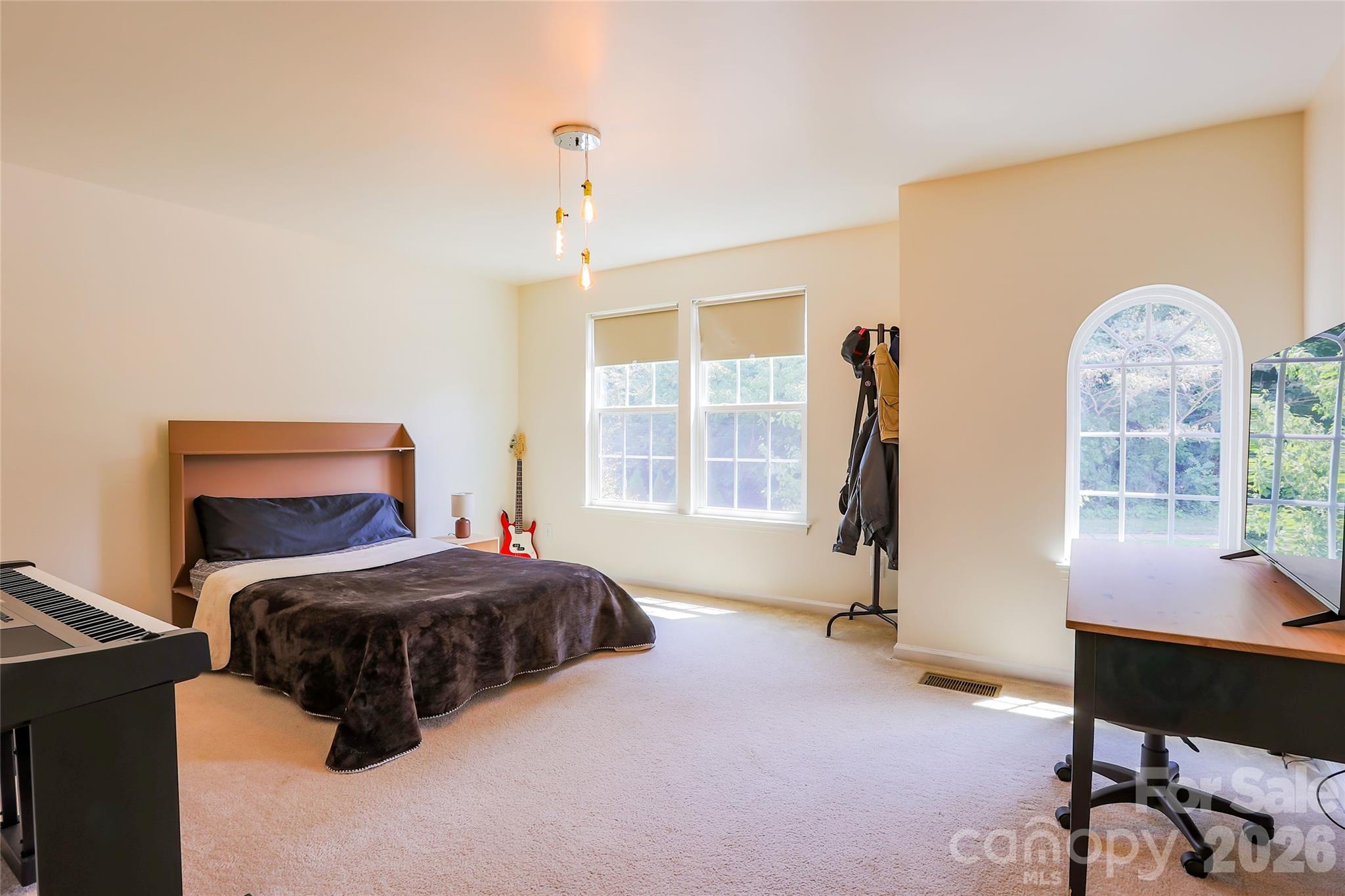 7532 W Berkeley Road Property Photo 23