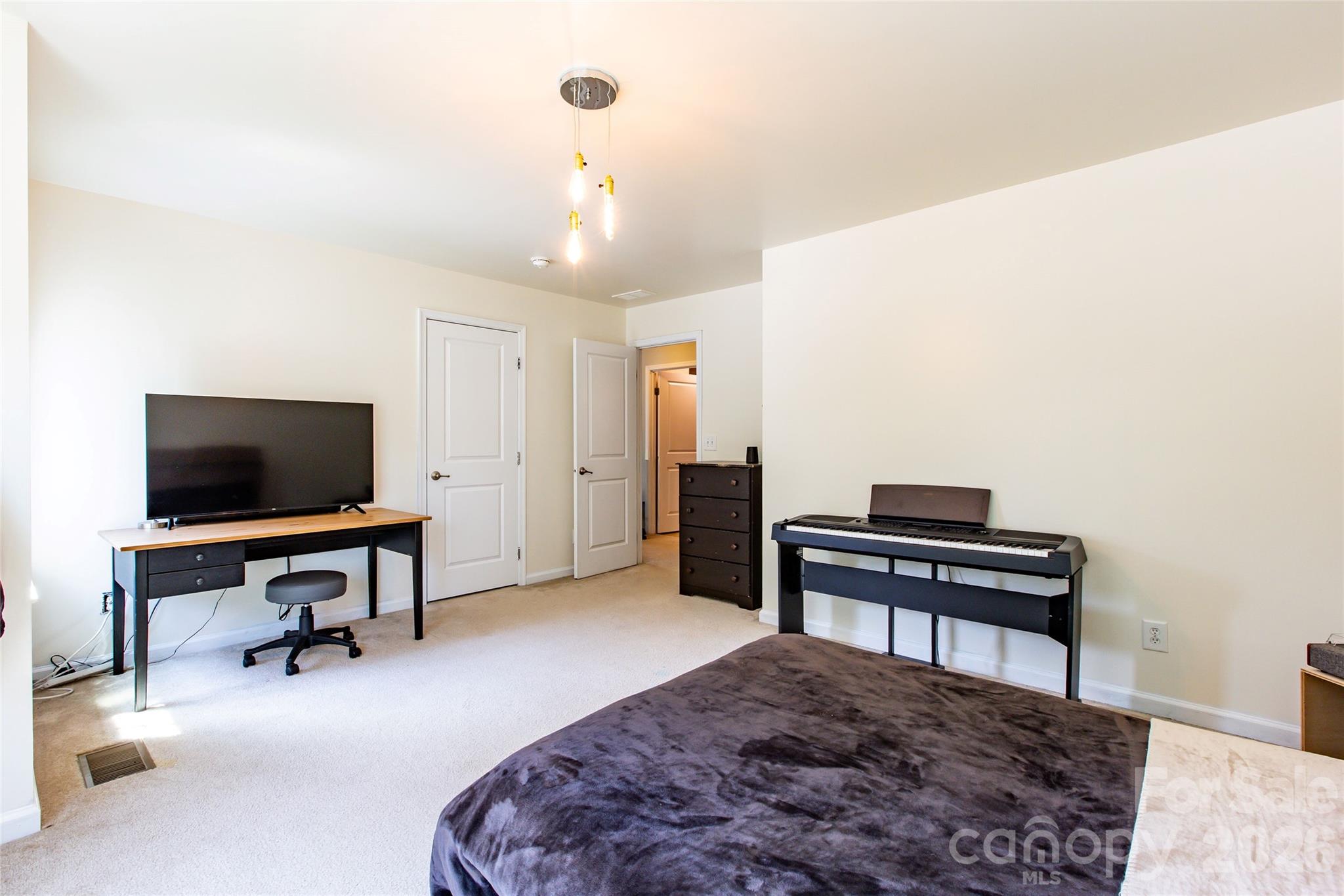 7532 W Berkeley Road Property Photo 24
