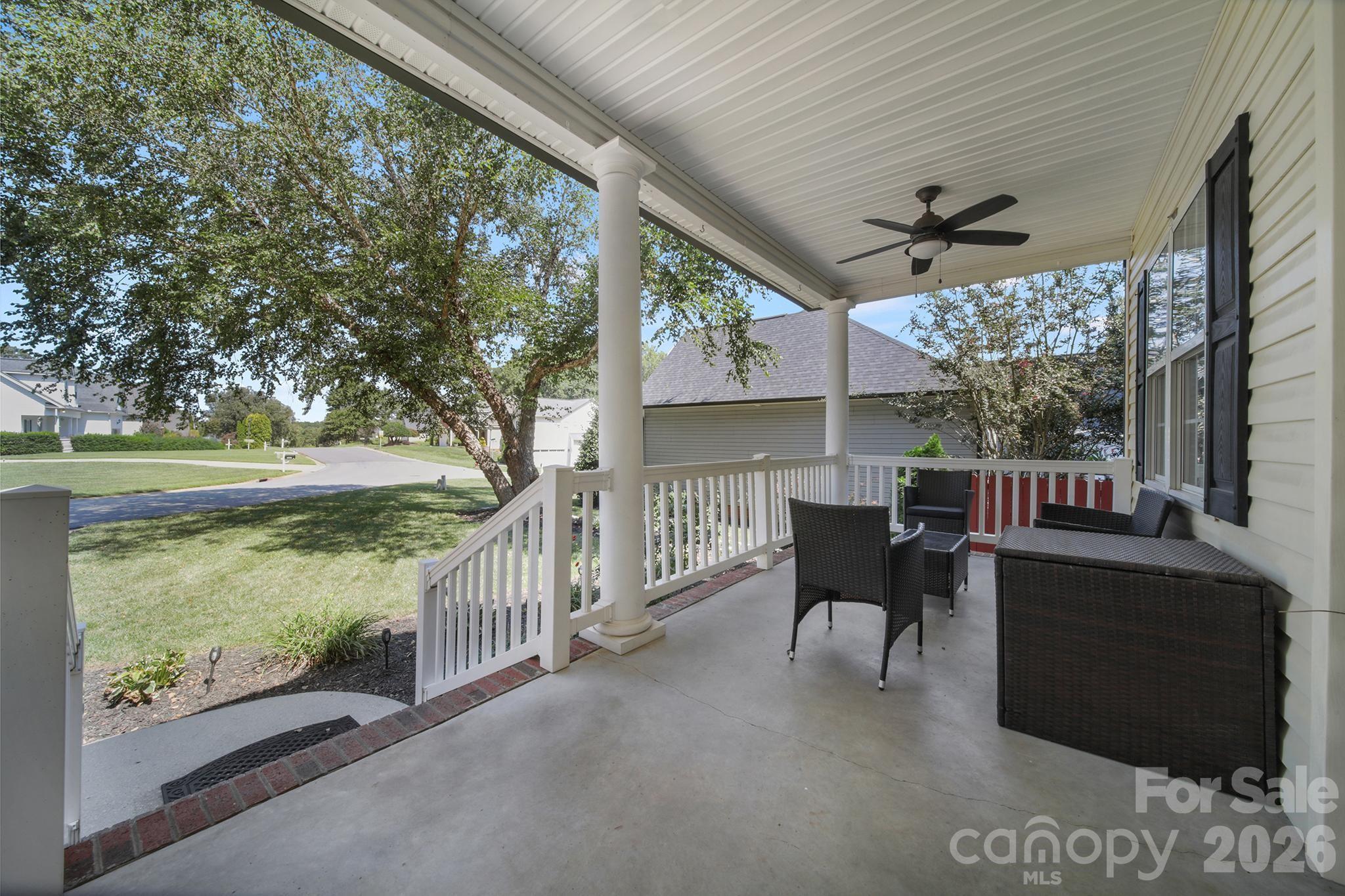 4004 River Falls Drive Property Photo 3