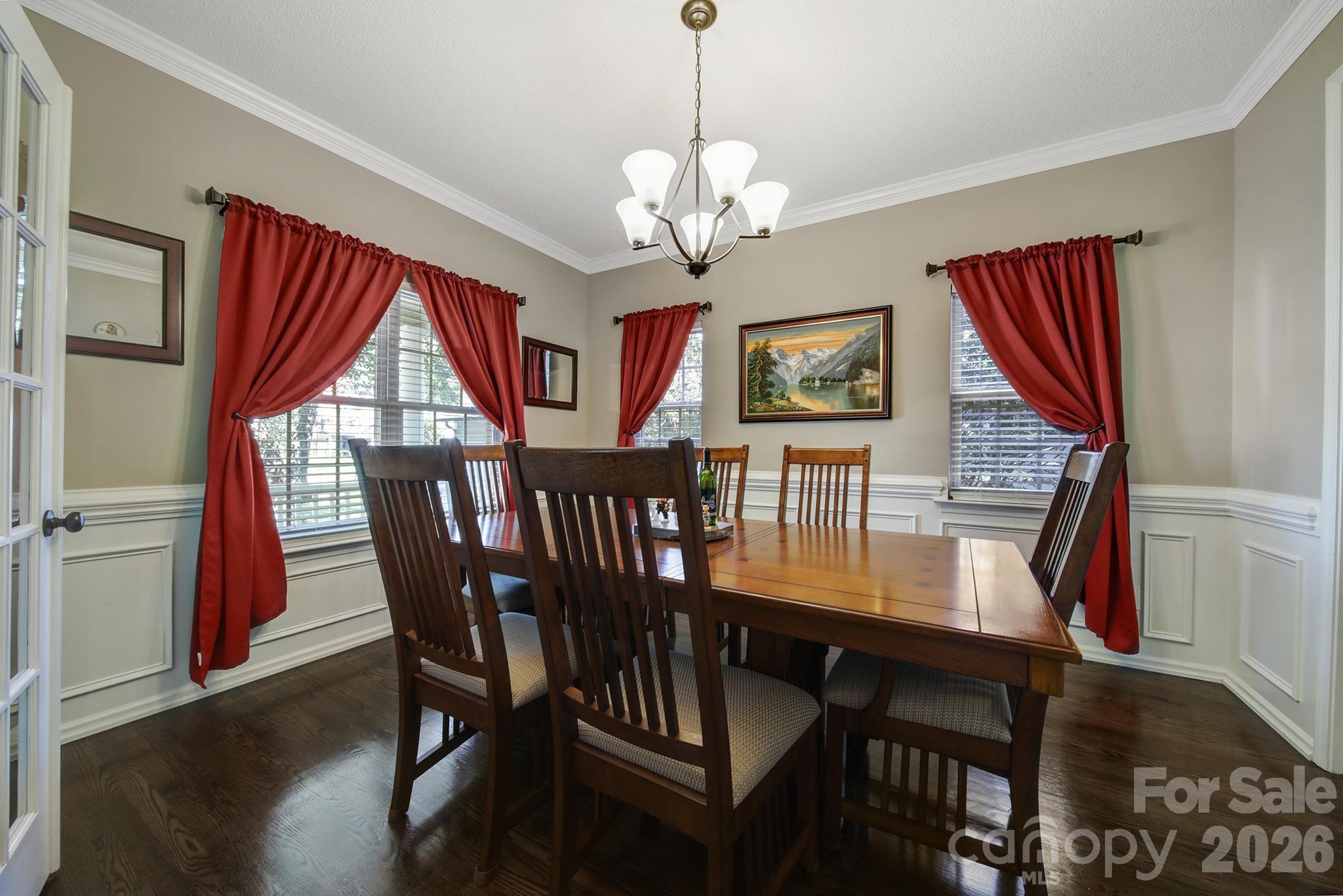 4004 River Falls Drive Property Photo 5