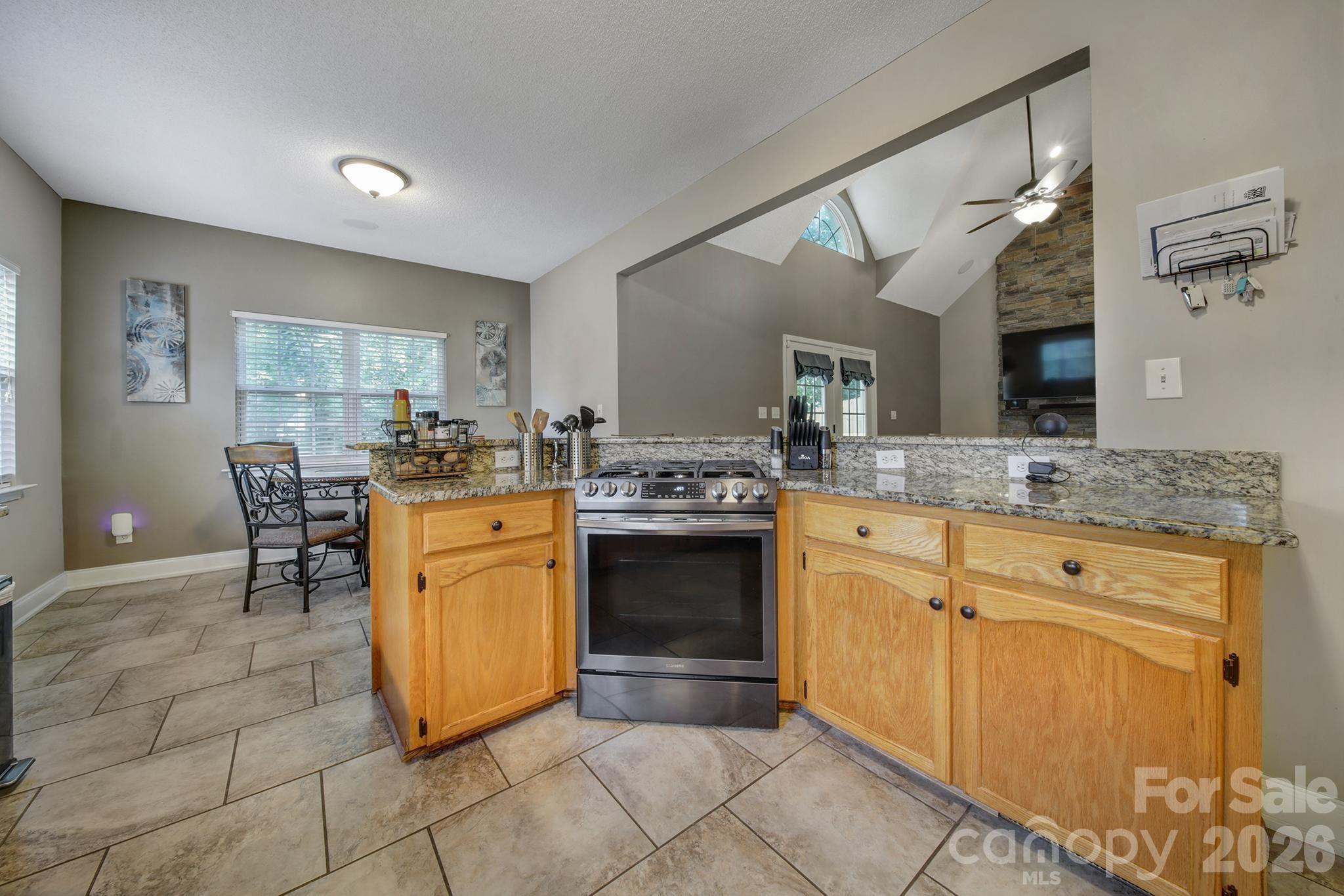 4004 River Falls Drive Property Photo 9