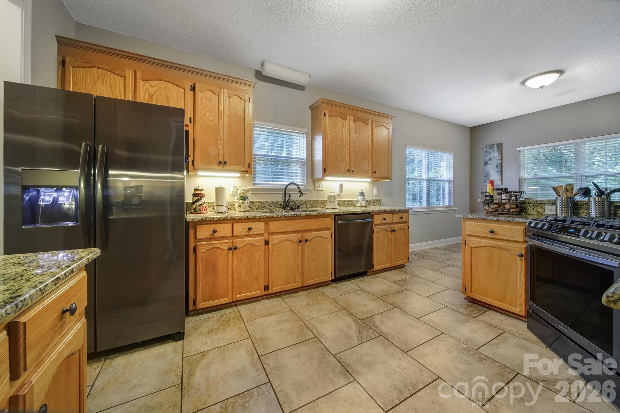 4004 River Falls Drive Property Photo 10