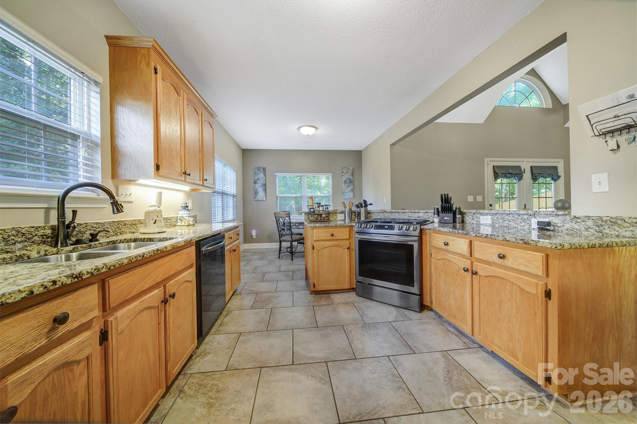 4004 River Falls Drive Property Photo 11