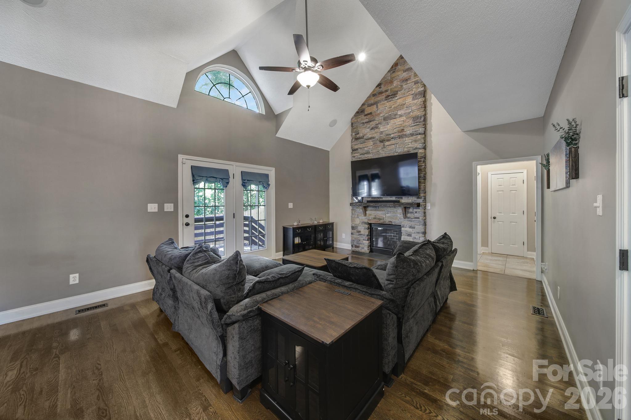 4004 River Falls Drive Property Photo 14