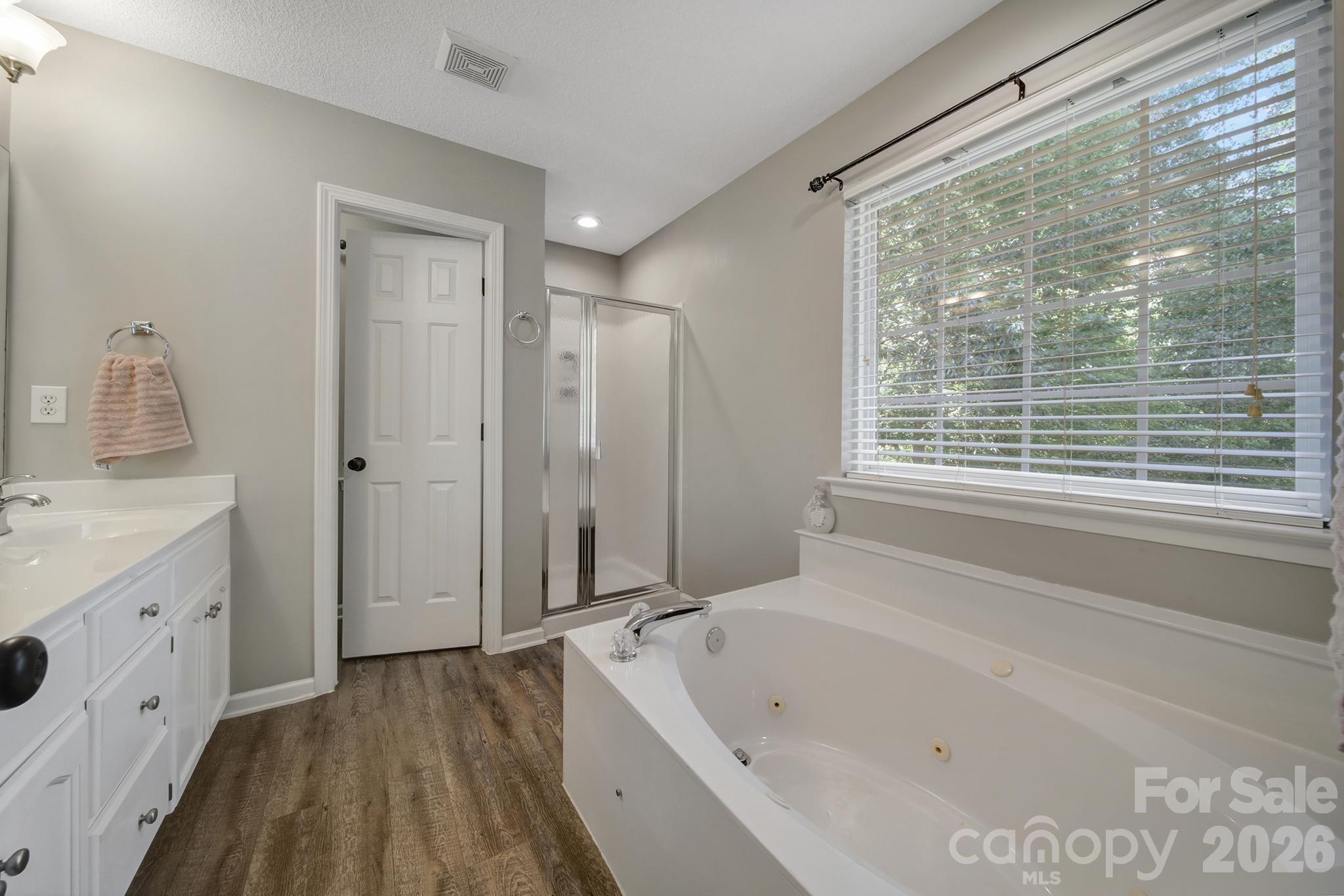 4004 River Falls Drive Property Photo 21