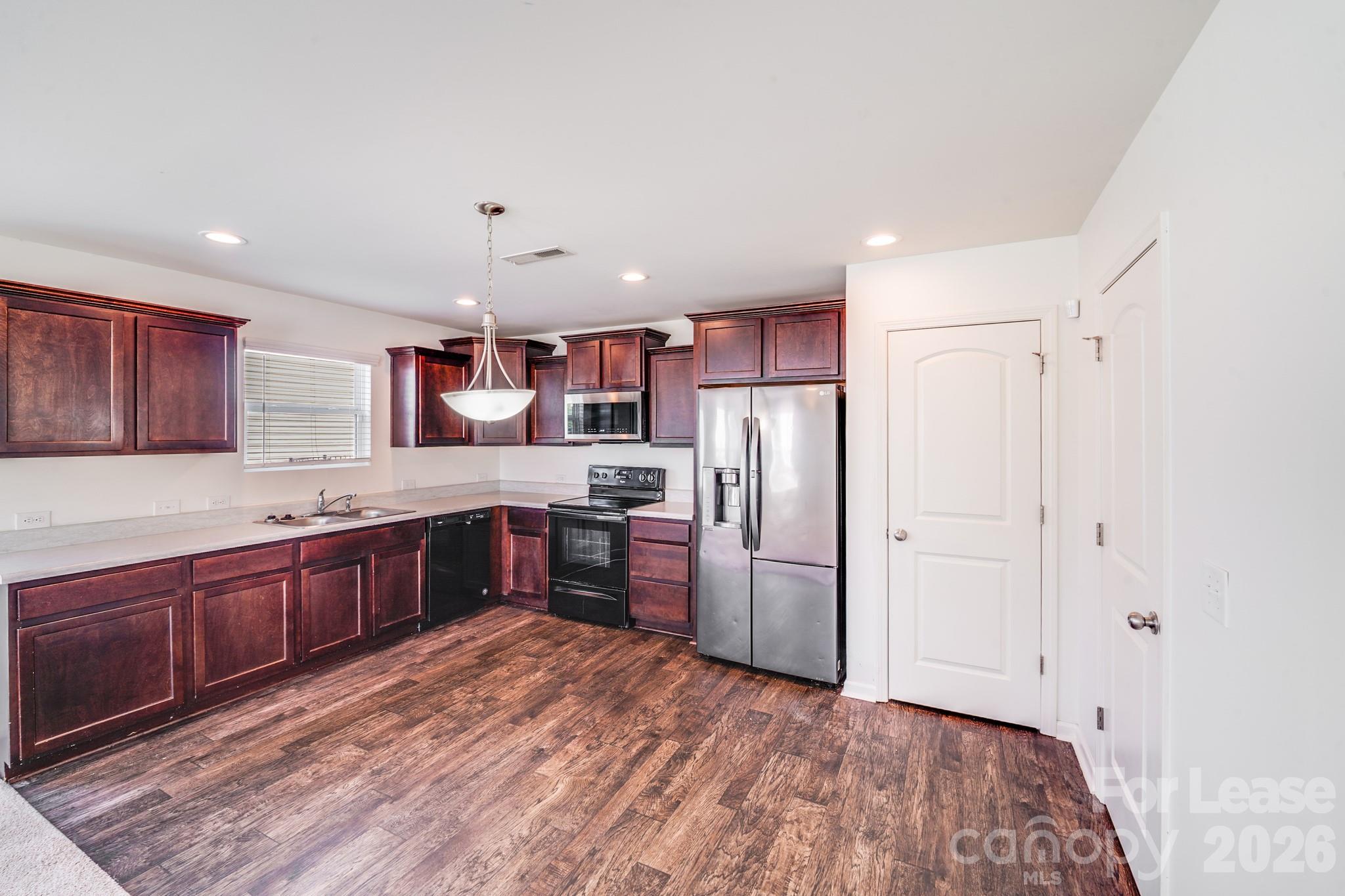 12915 Hill Pine Road Property Photo 9
