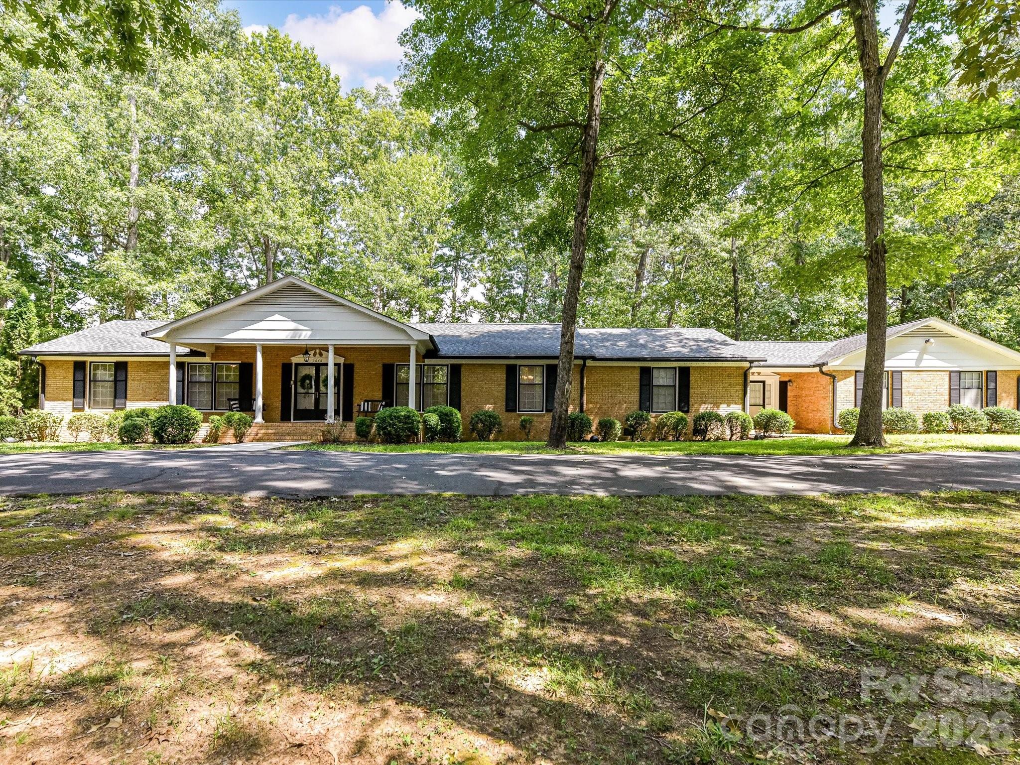 2646 Rolling Hills Drive Property Photo 3