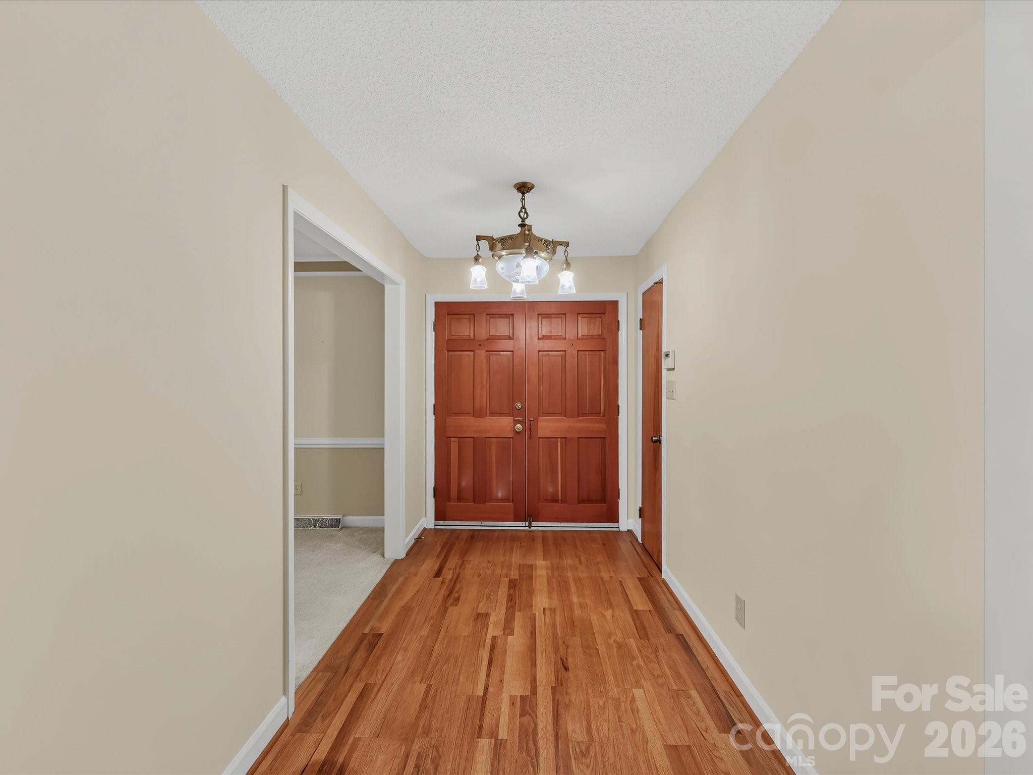 2646 Rolling Hills Drive Property Photo 4