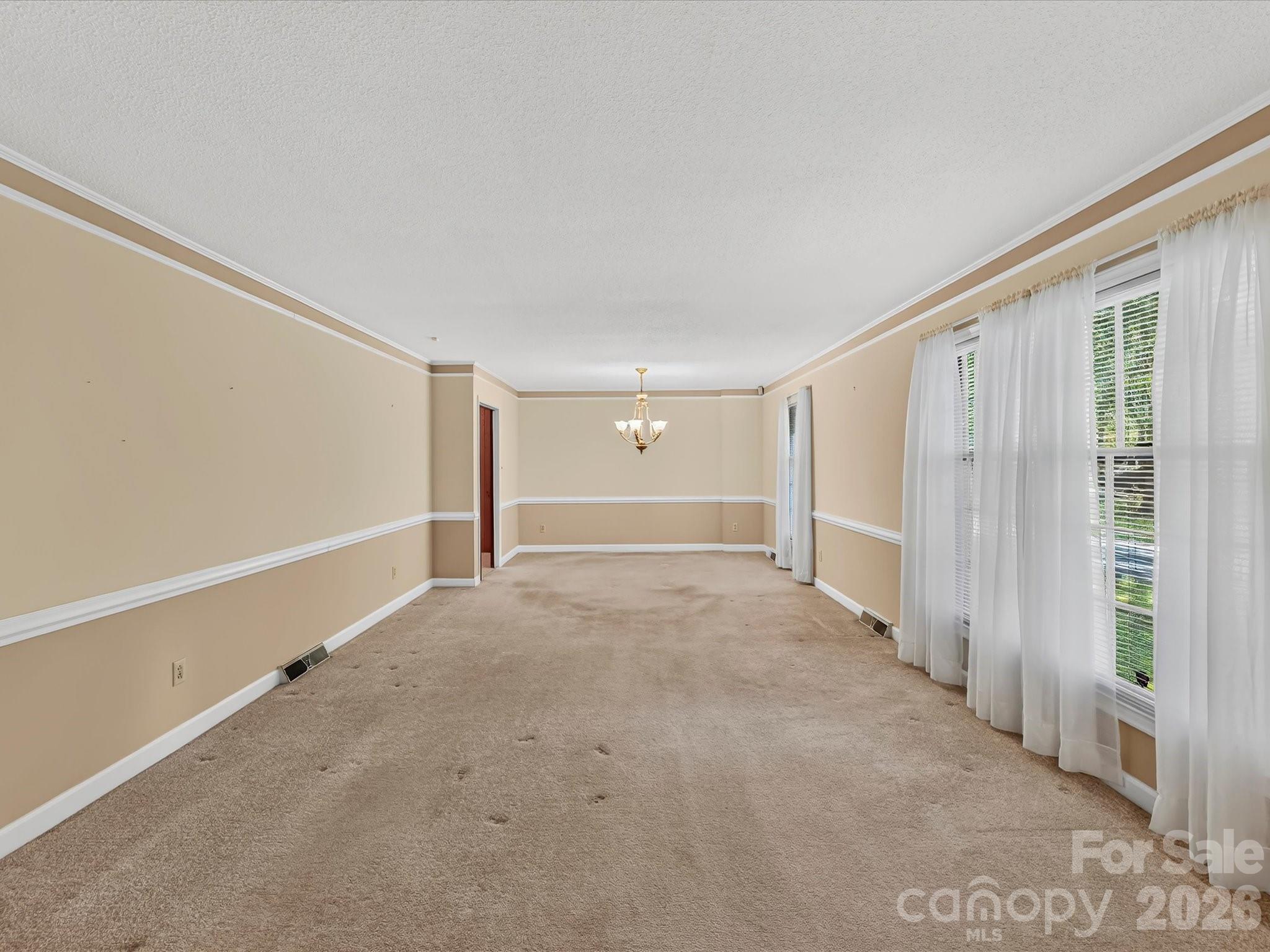 2646 Rolling Hills Drive Property Photo 5