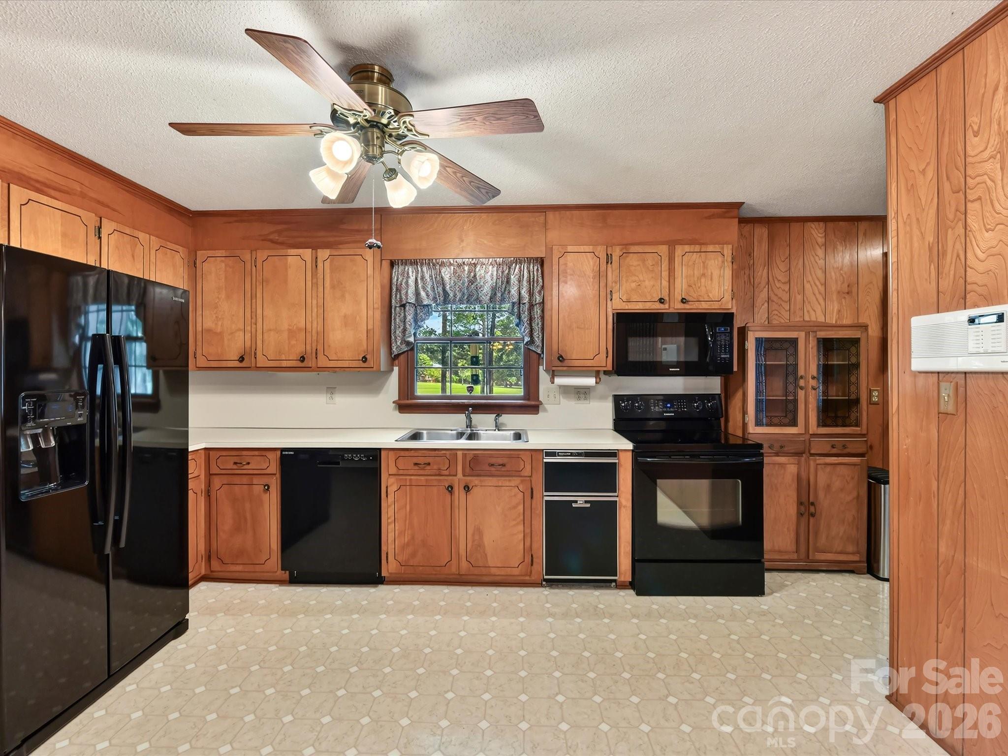 2646 Rolling Hills Drive Property Photo 10