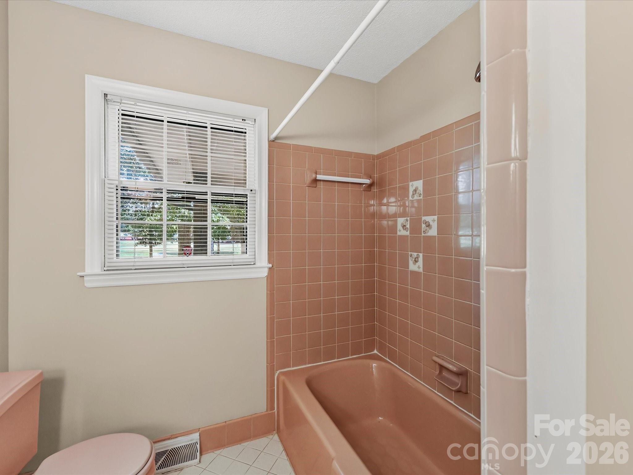 2646 Rolling Hills Drive Property Photo 17