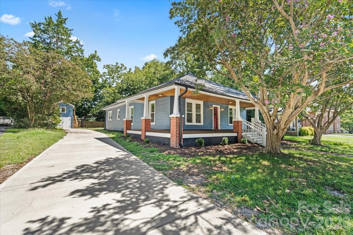 317 S Ridge Avenue Property Photo 1