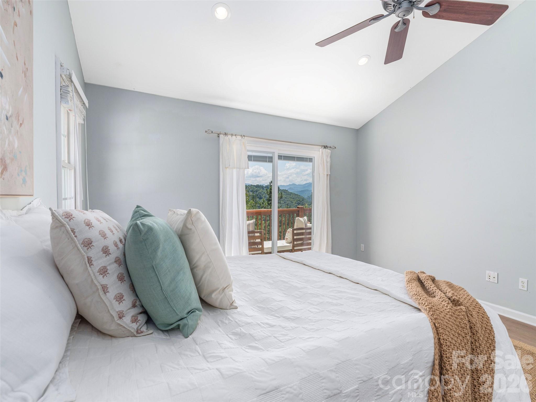 499 Match Point Property Photo 17
