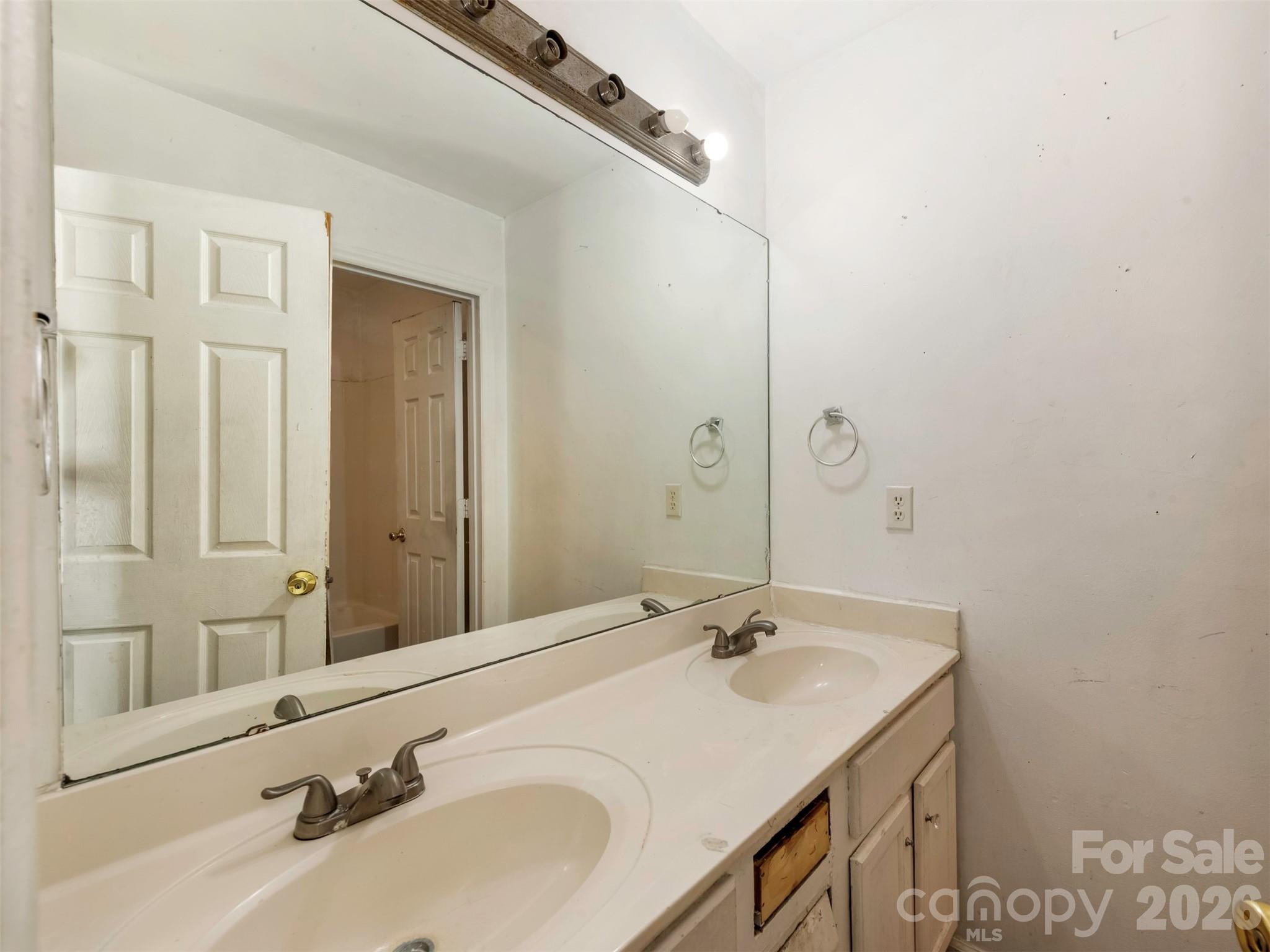 427 Katonah Avenue Property Photo 11