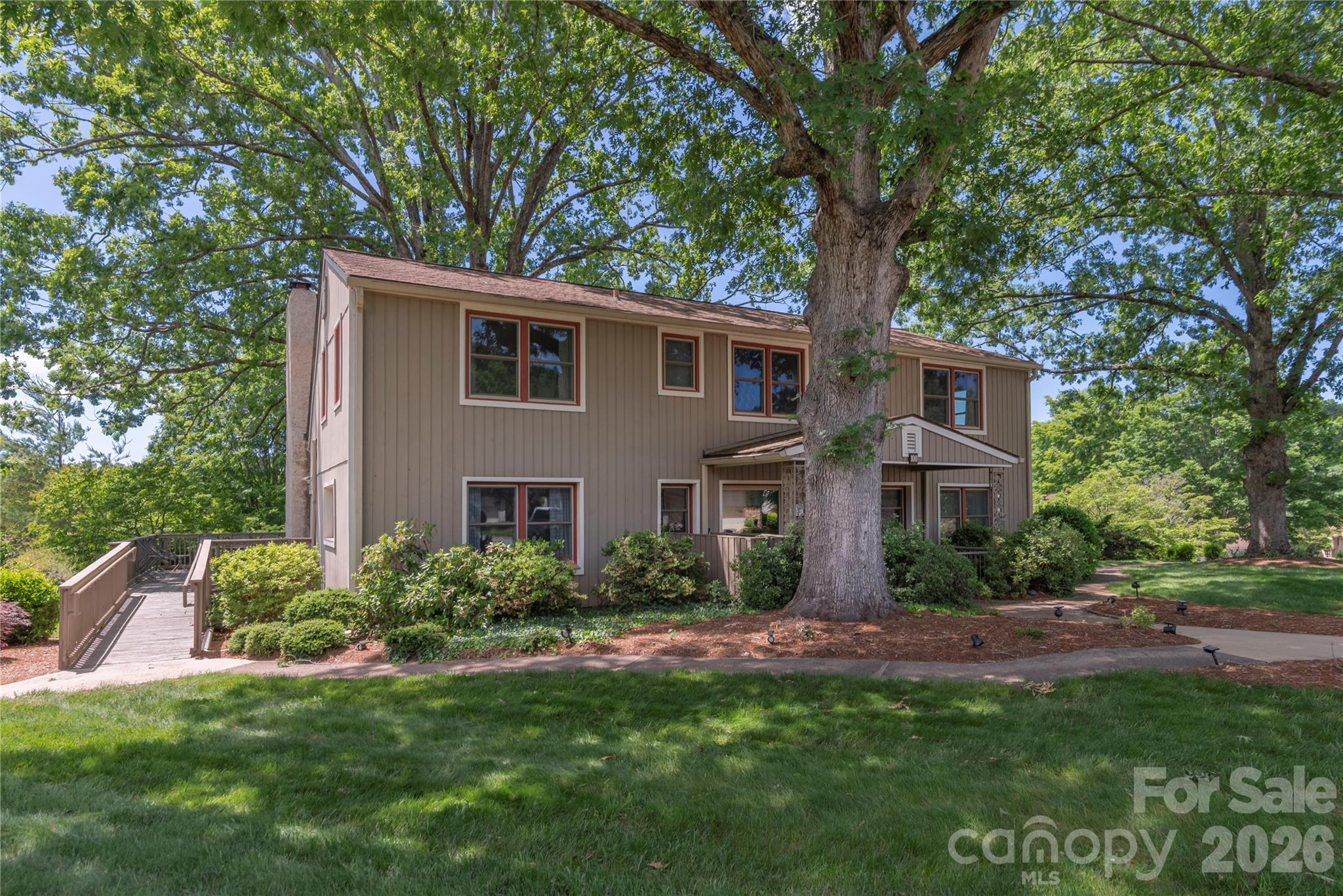 121 Deerlake Drive Property Photo 26
