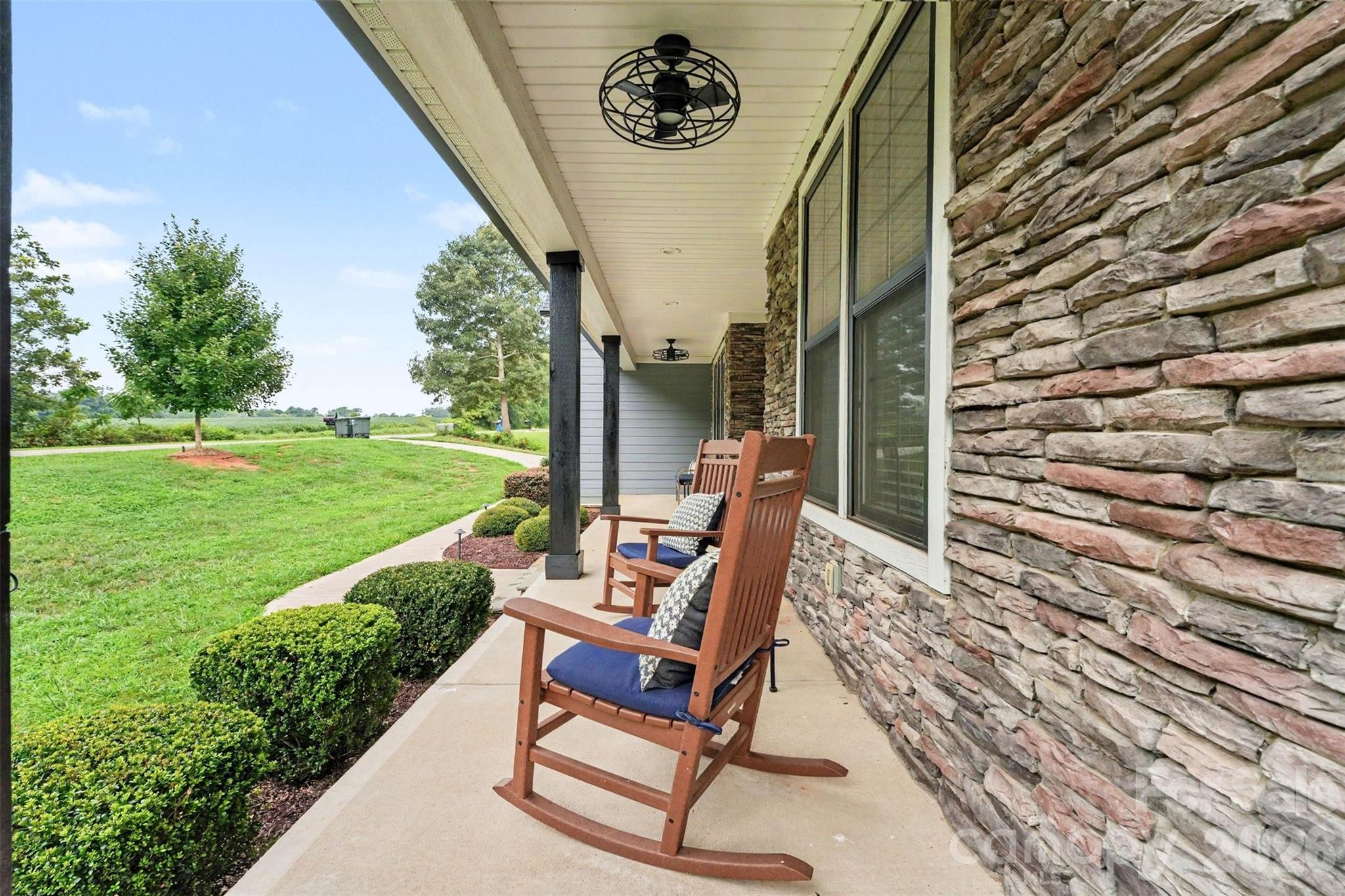 496 Bellingshire Drive Property Photo 6