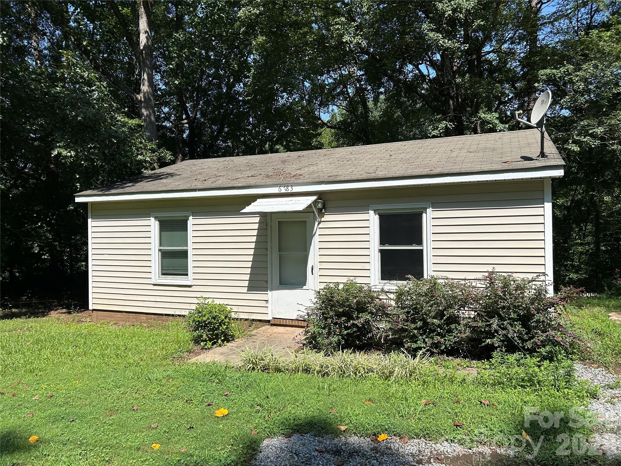 6783 Glover Lane Property Photo 1