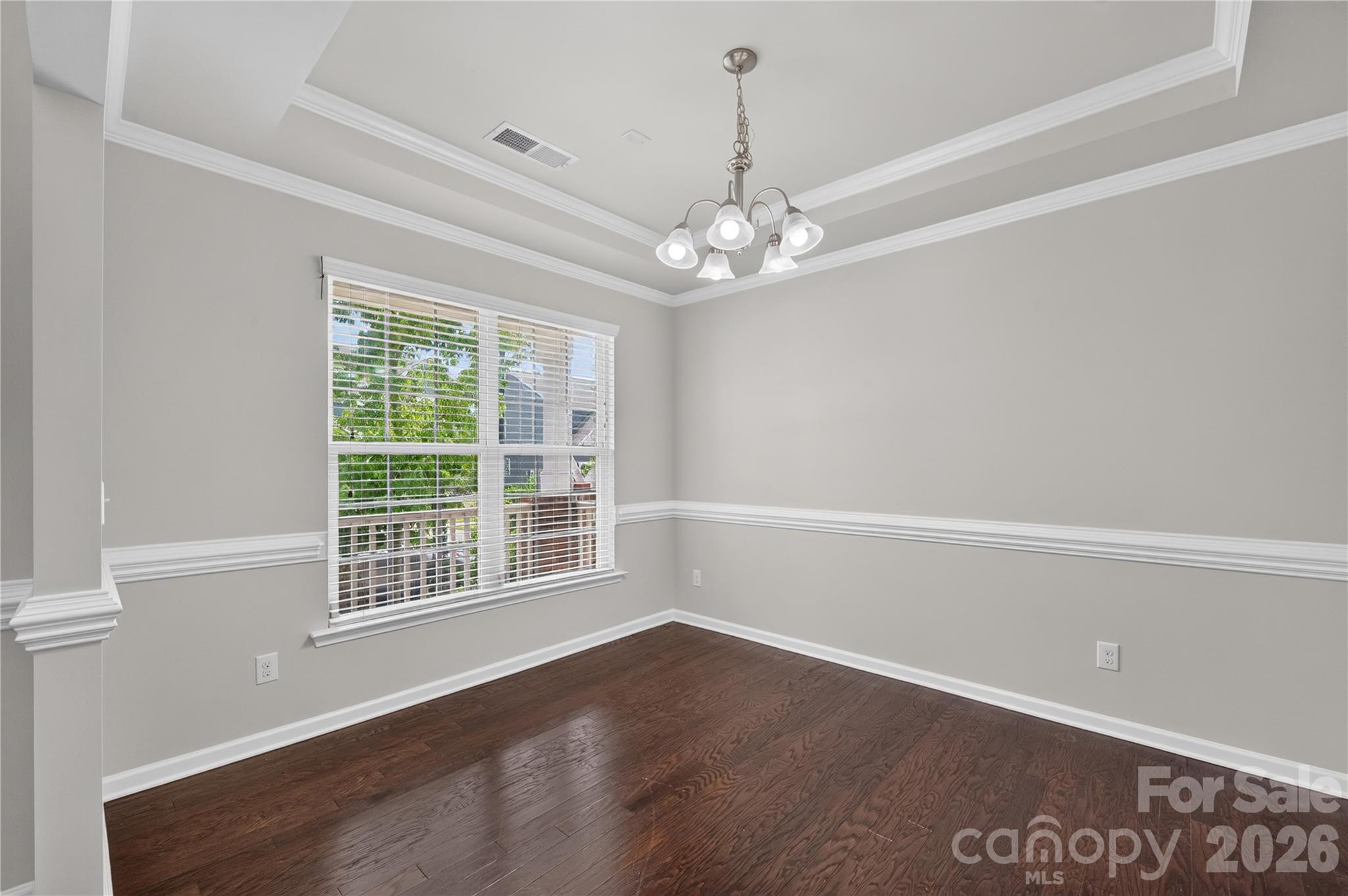 5077 Waterloo Drive Property Photo 6