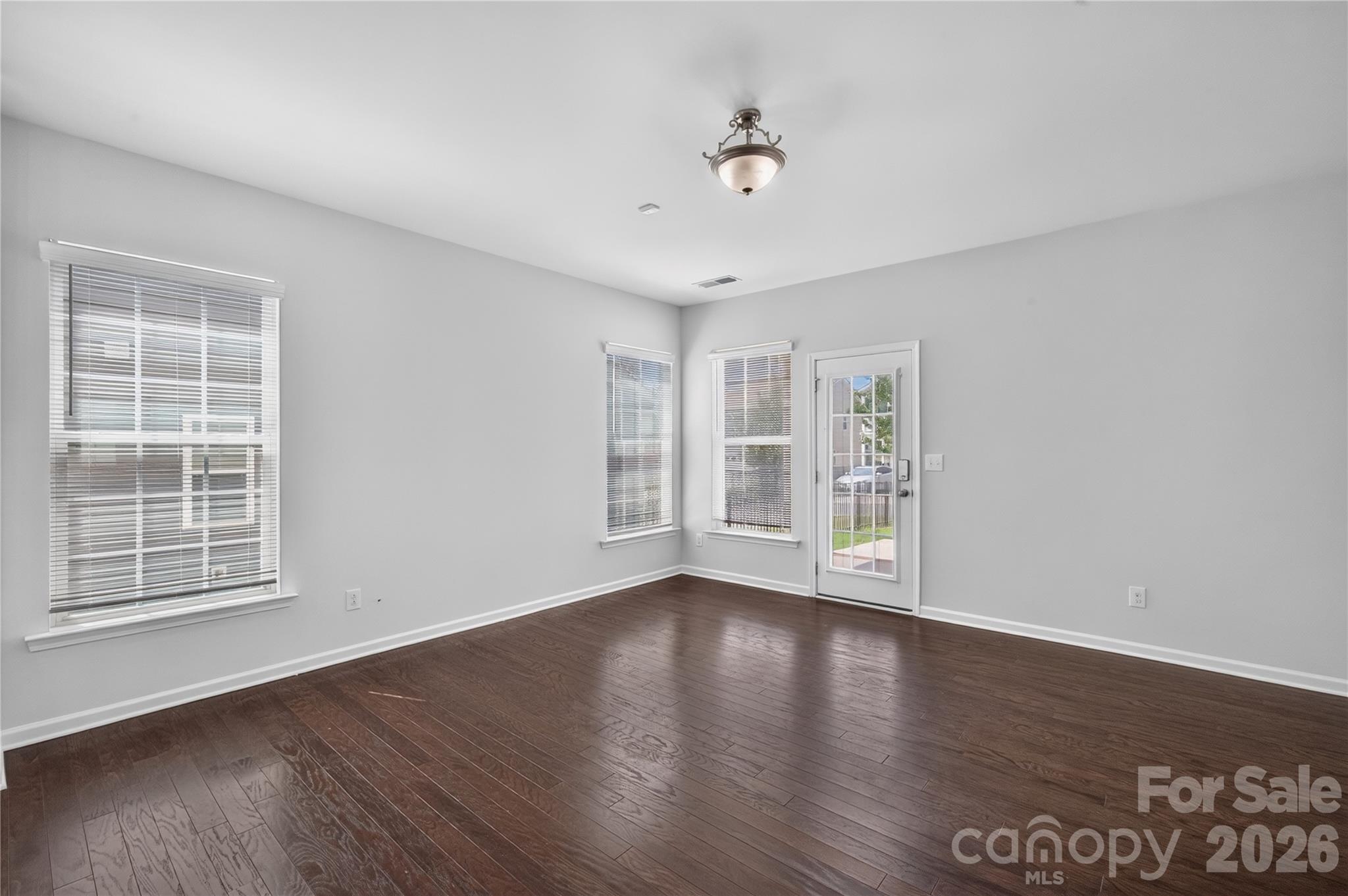 5077 Waterloo Drive Property Photo 13