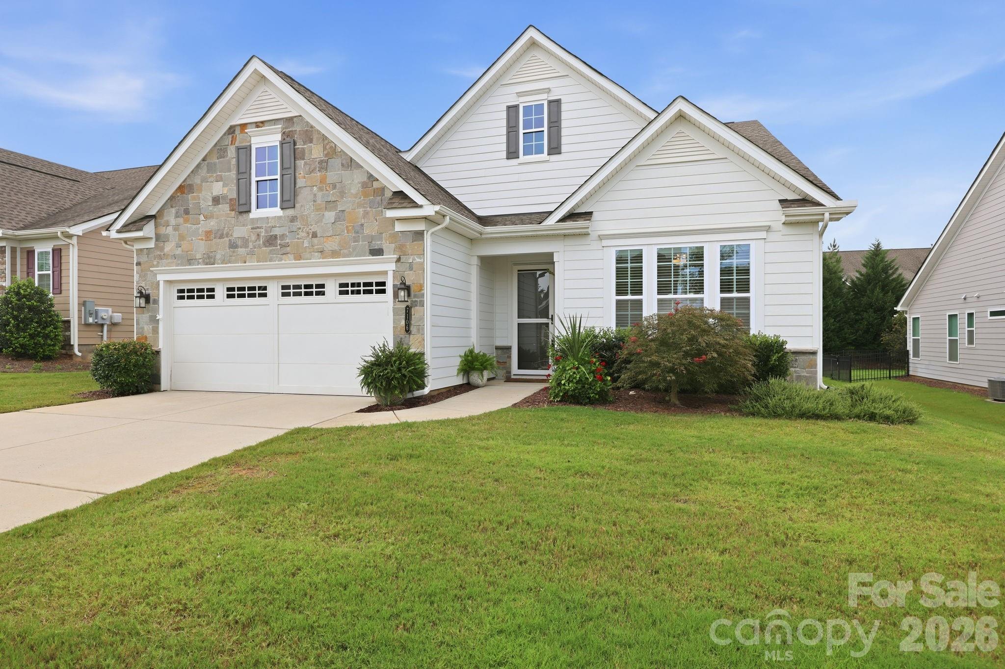 7106 Overjoyed Crossing Property Photo 2