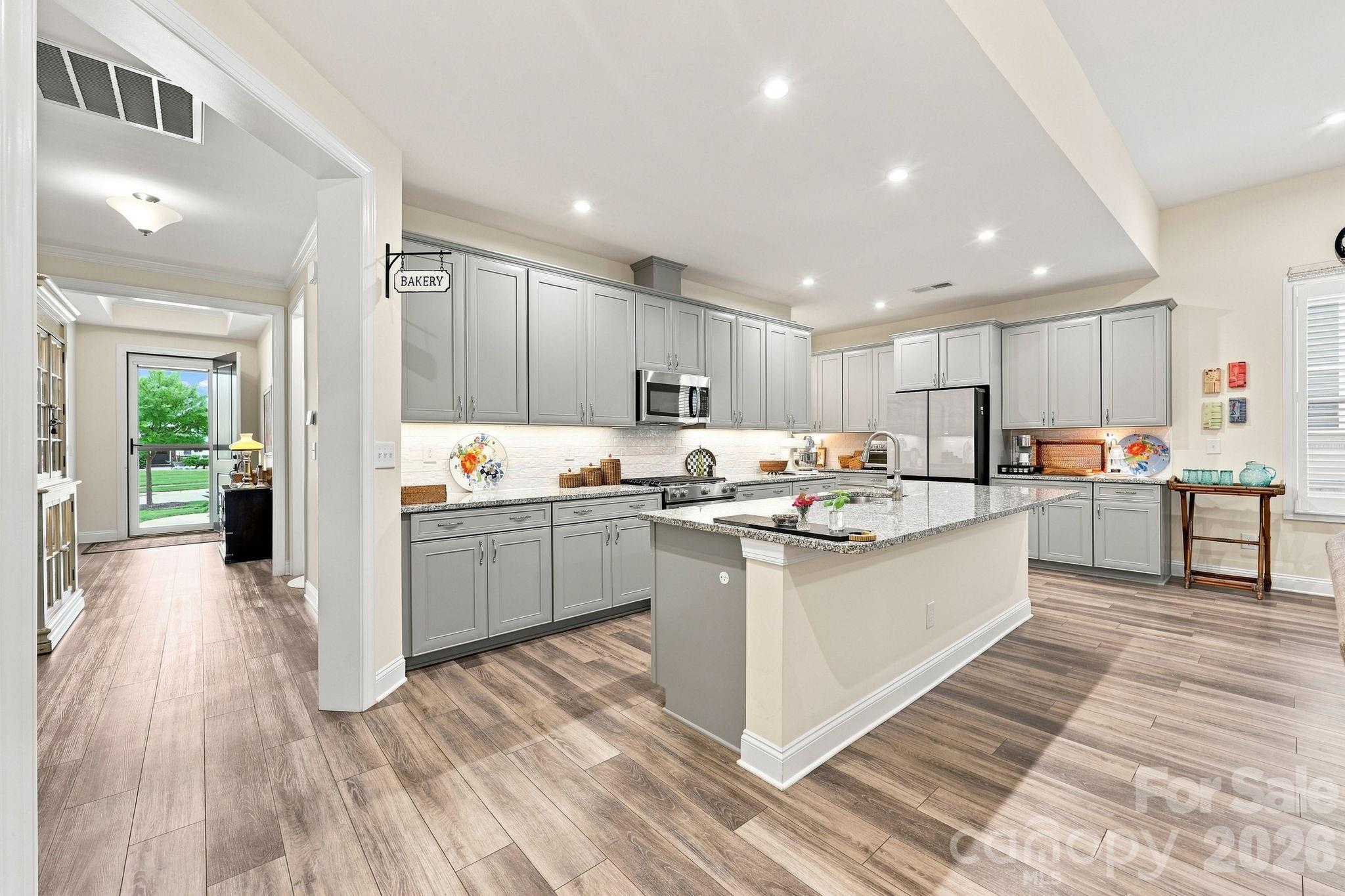 7106 Overjoyed Crossing Property Photo 14