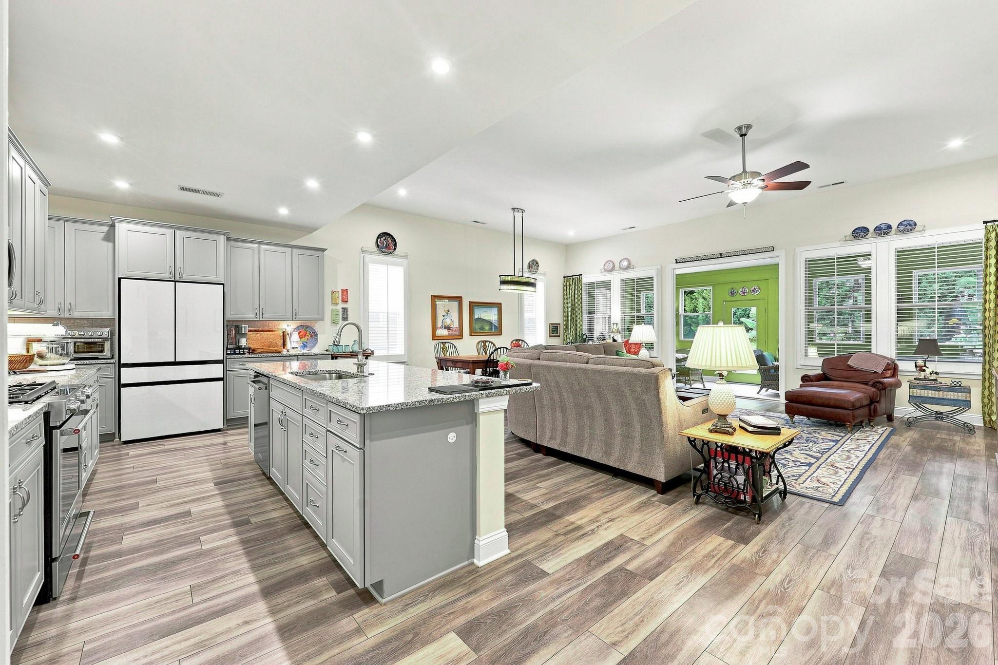 7106 Overjoyed Crossing Property Photo 16