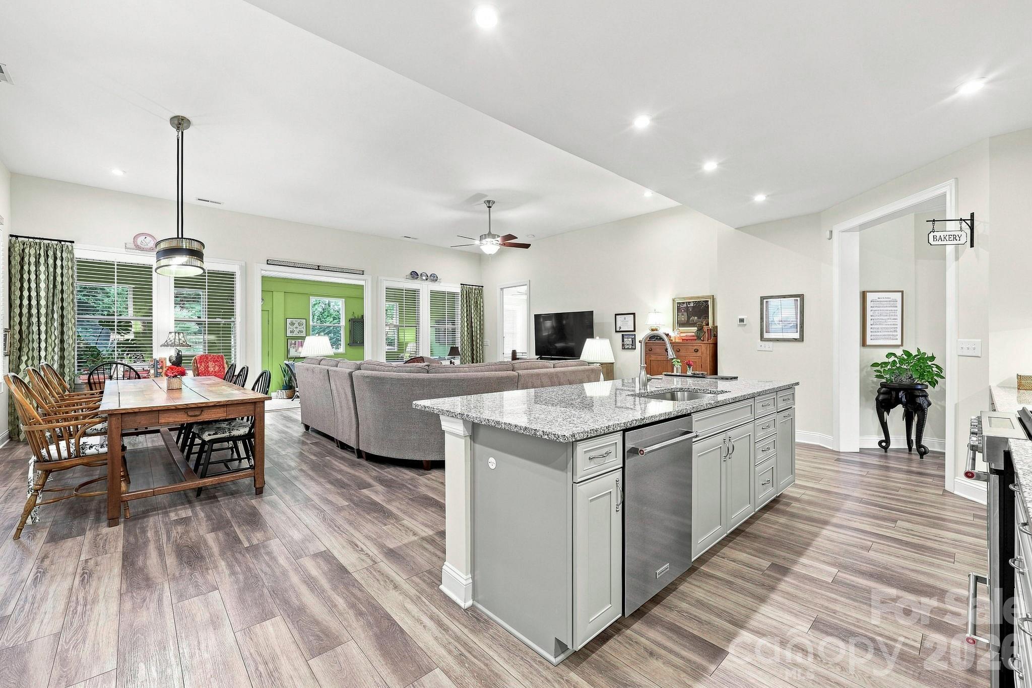 7106 Overjoyed Crossing Property Photo 18